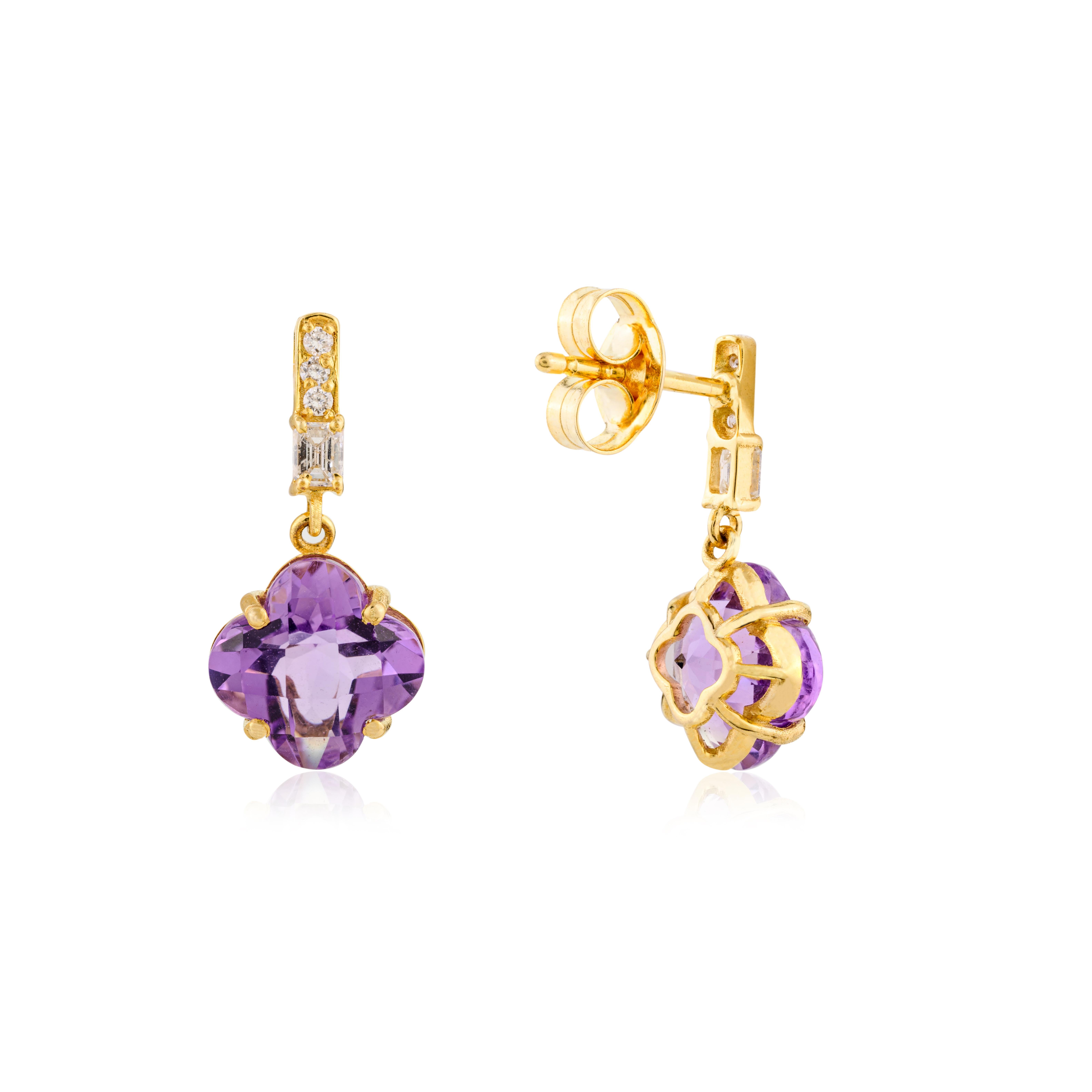 Boucles d'oreilles pendantes en or jaune 14k avec trèfle sculpté pour elle Neuf - En vente à New York, NY
