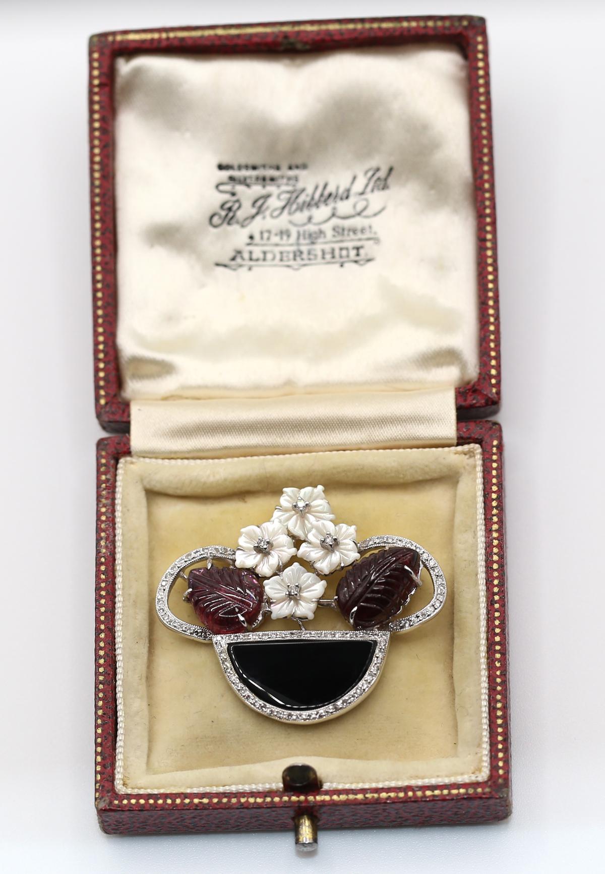 Amatista tallada Diamantes Ónice Nácar Broche Flor Caja de oro de 18 quilates, 1930 2
