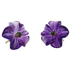 Orecchini a fiore di ametista intagliata con granato di tsavorite e montatura in oro 14k