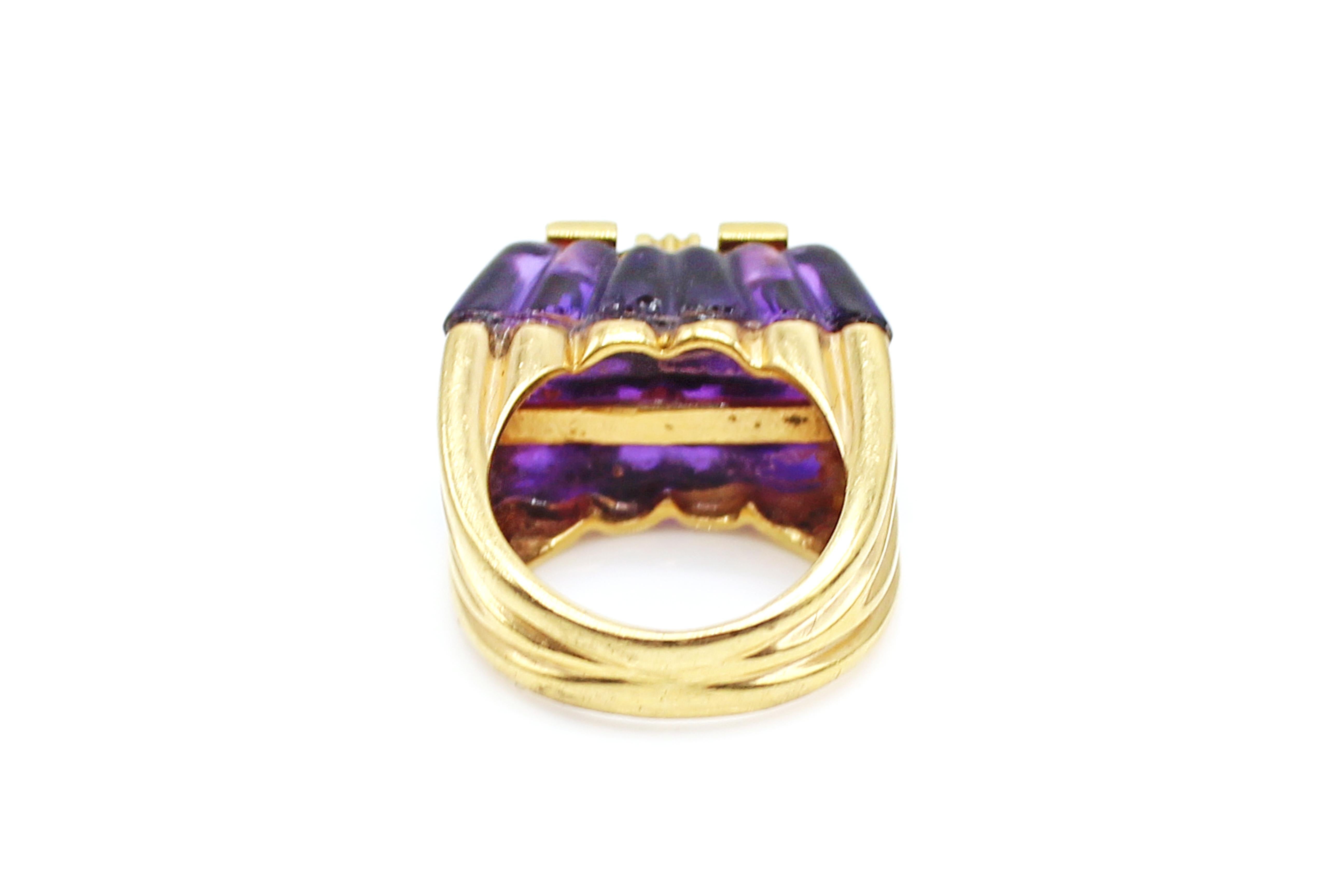 Carved Amethyst Gold Statement Ring In Excellent Condition In New York, NY