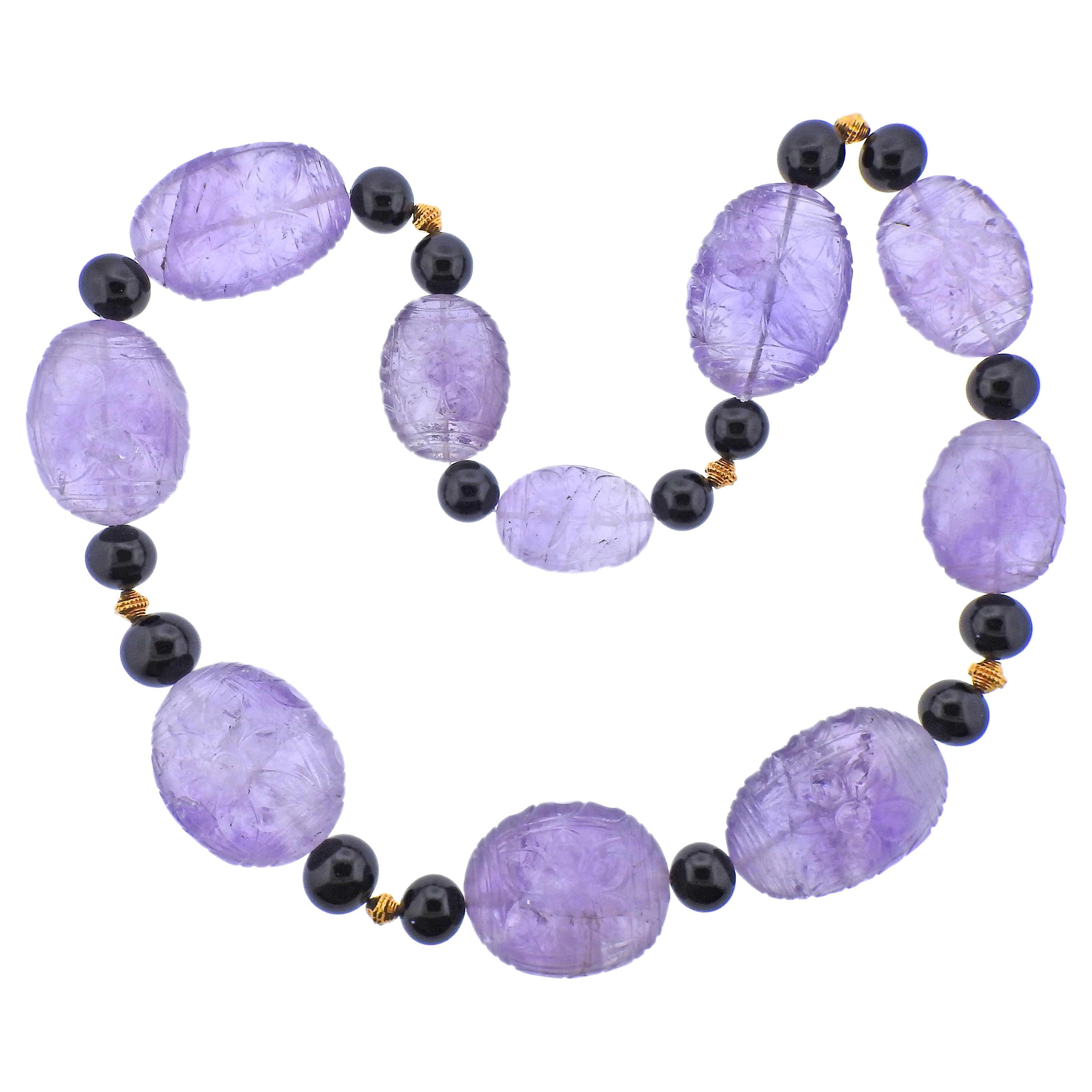 Carved Amethyst Onyx Gold Necklace For Sale