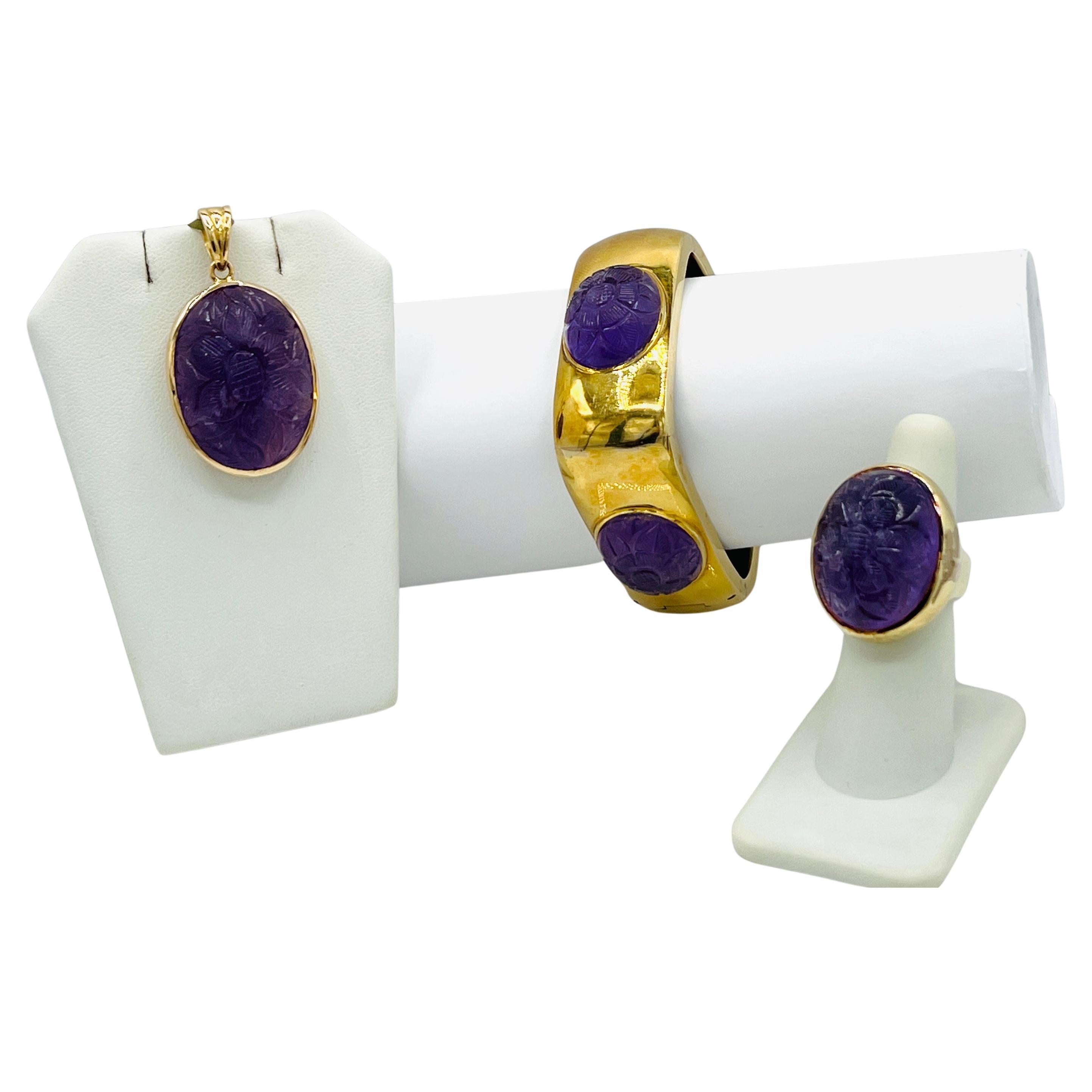 Carved Amethyst Ring, Pendant and Bangle Set in 14K Yellow Gold en venta