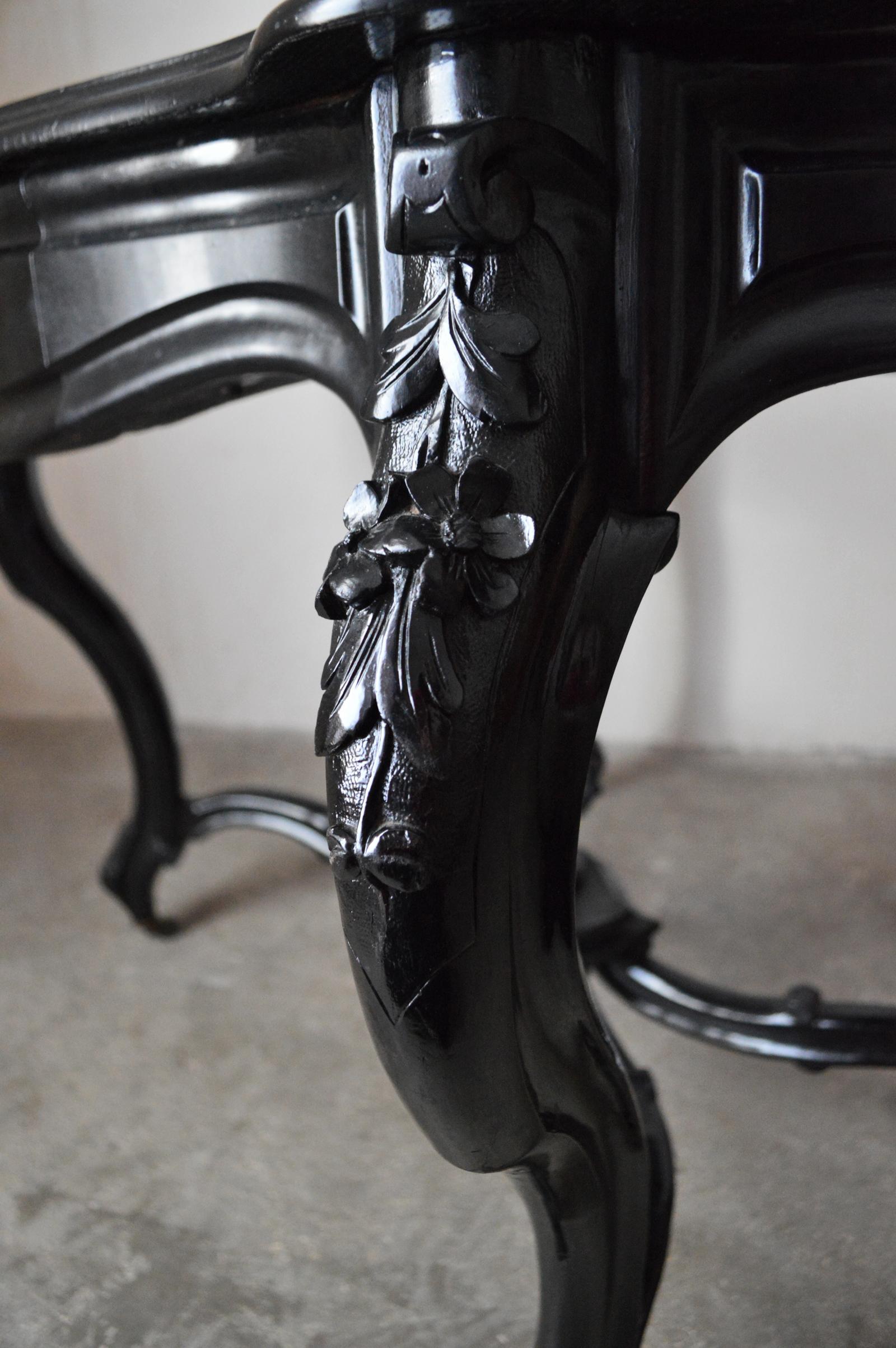 Carved and Ebonized Napoleon III Centre Table or Gueridon For Sale 5