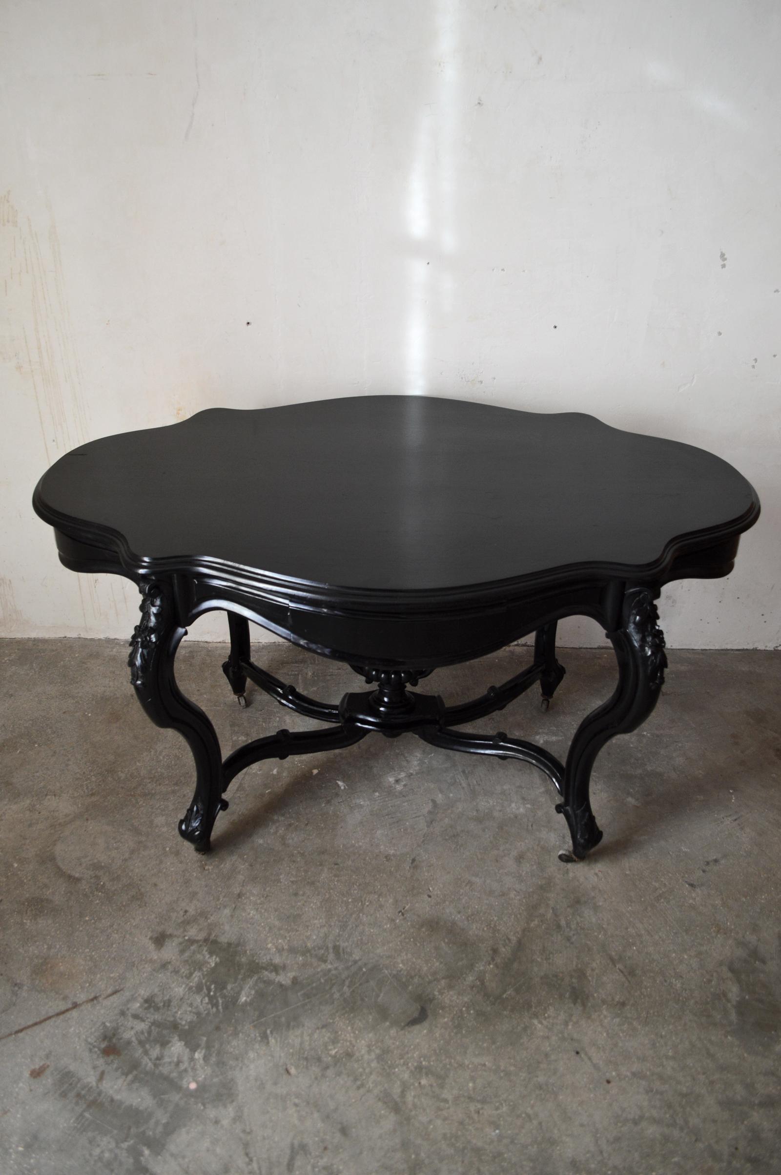 French Carved and Ebonized Napoleon III Centre Table or Gueridon For Sale