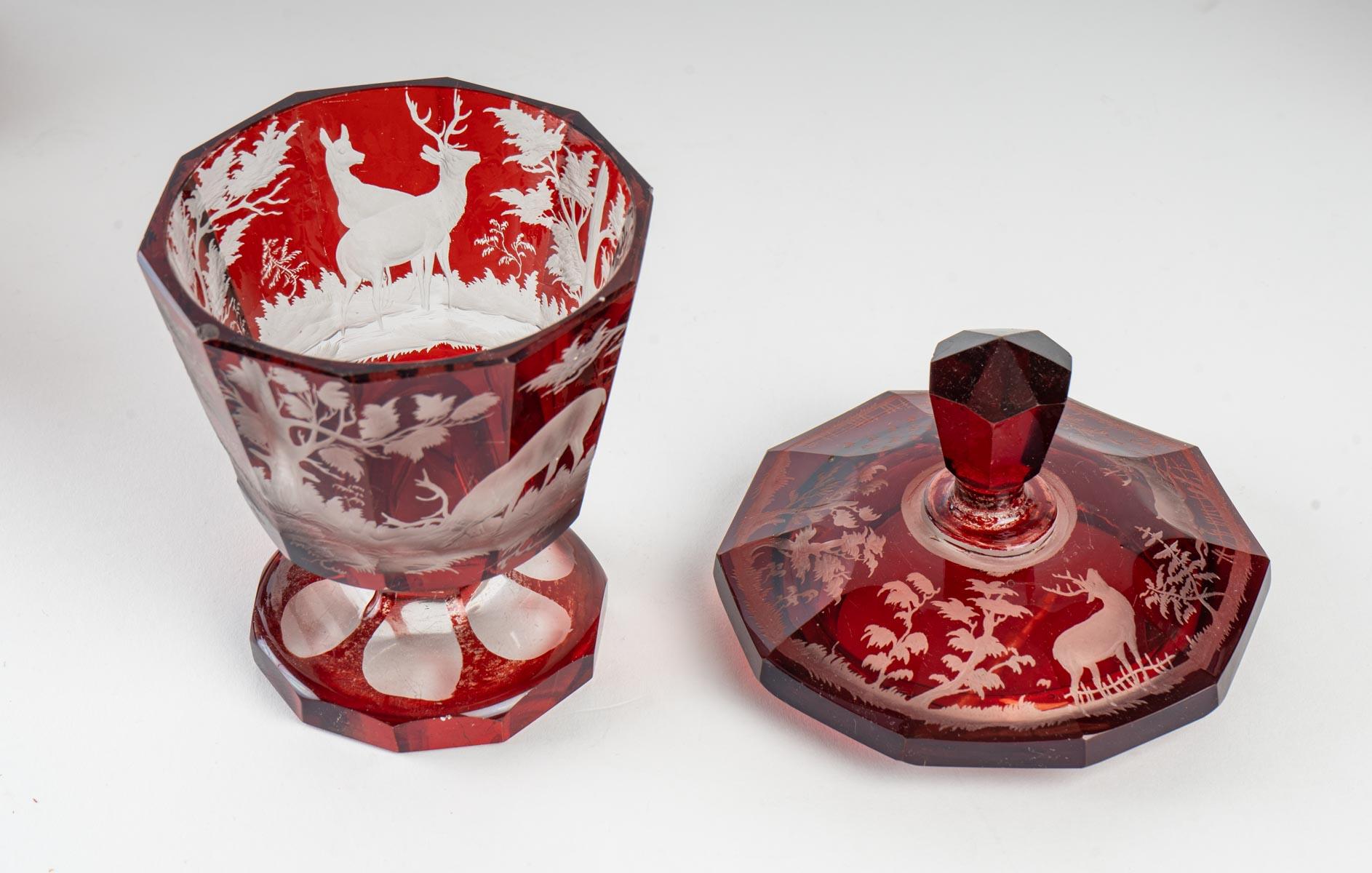 Carved and Engraved Bohemian Crystal Service In Good Condition In Saint-Ouen, FR