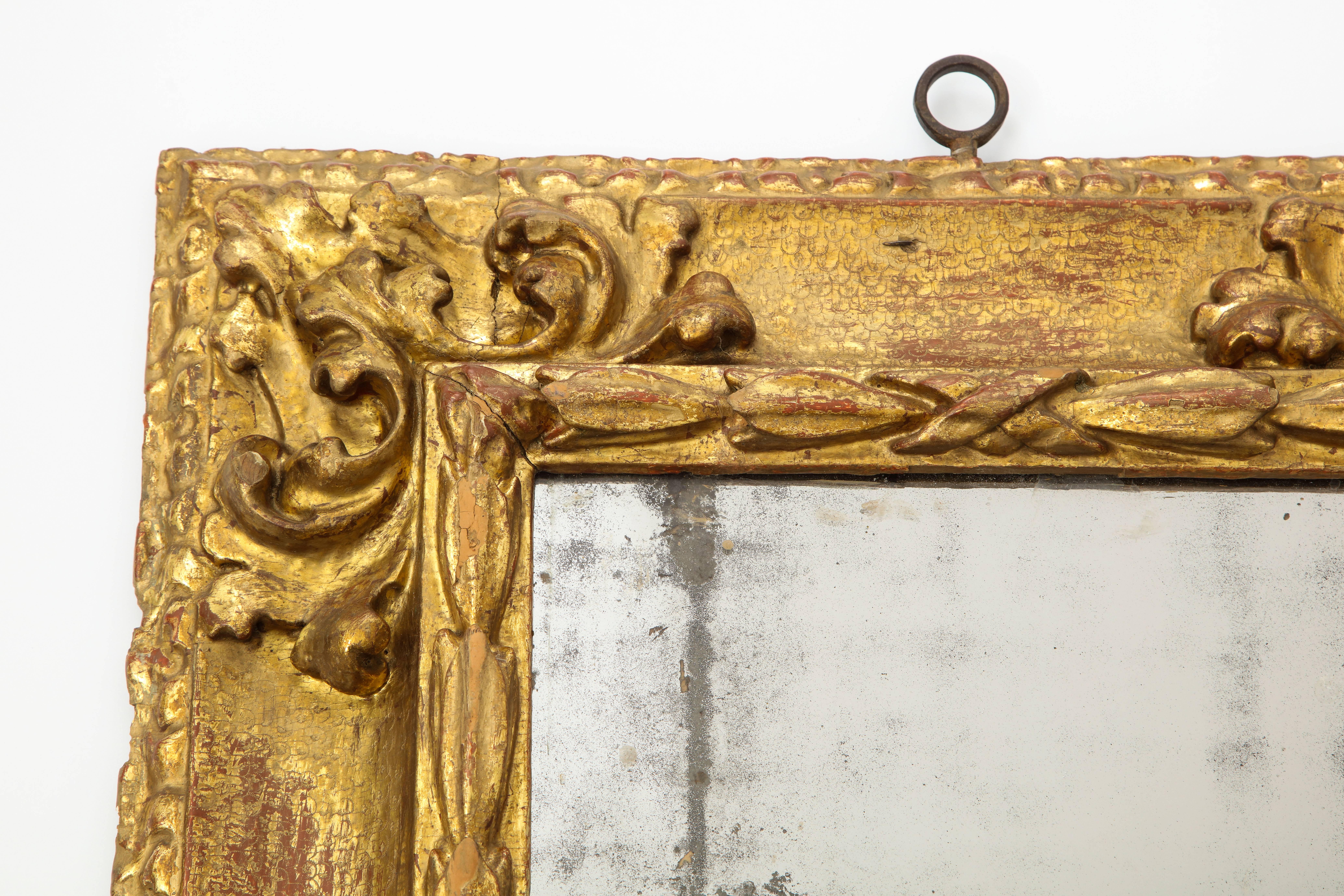 Geschnitzt und vergoldet spanischer Barock-Spiegelrahmen mit Gegenprofil (Handgeschnitzt) im Angebot