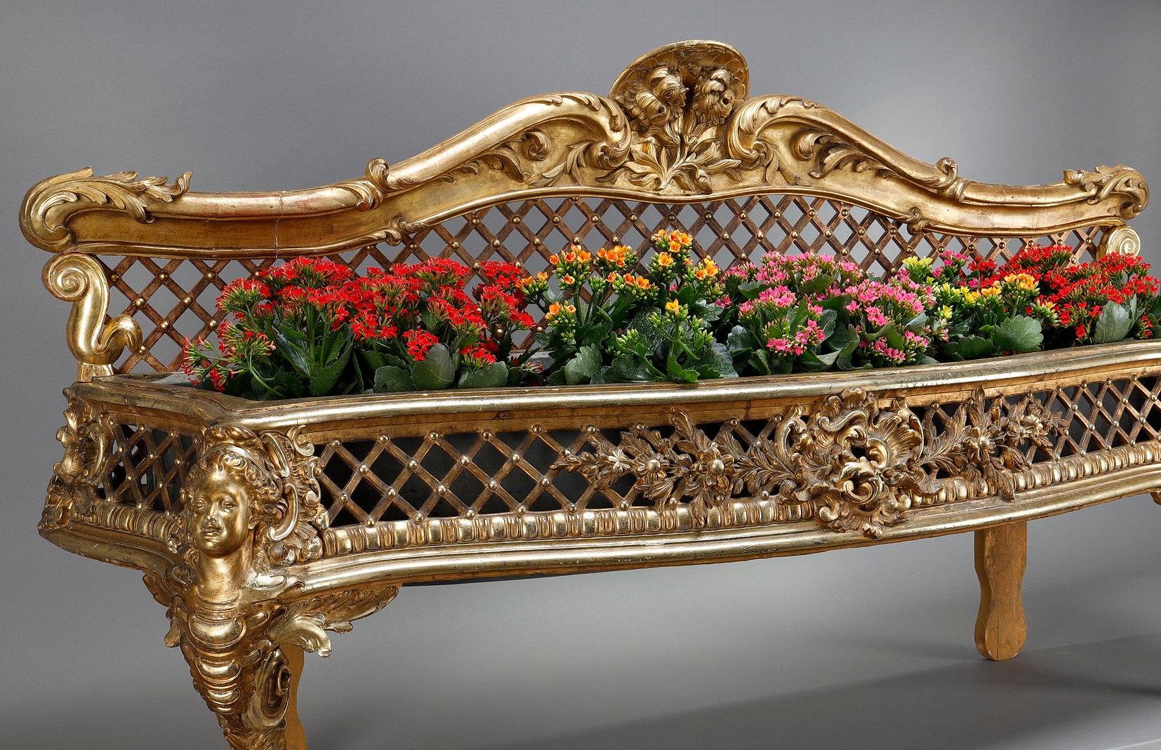 Bois doré Jardinière en bois sculpté et doré, style Louis XV en vente