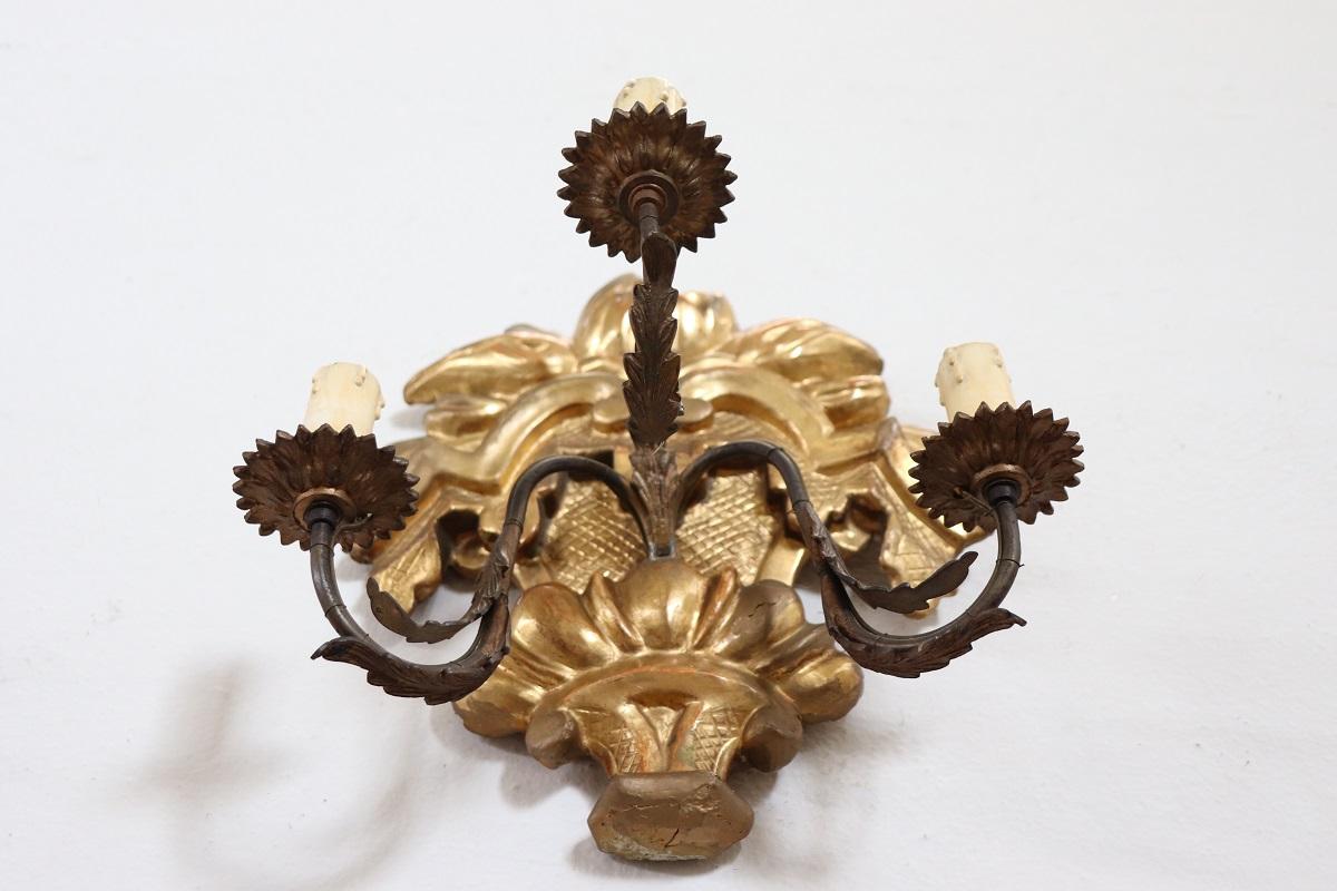 Carved and Gilded Wood Pair of Sconces  In Good Condition In Casale Monferrato, IT