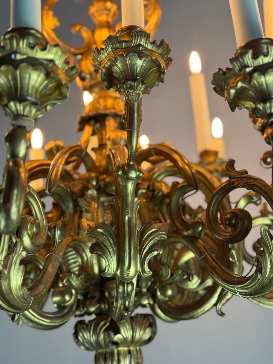 Lampadario in legno intagliato e dorato, 18 bracci luminosi, Italia 1880 circa in vendita 2