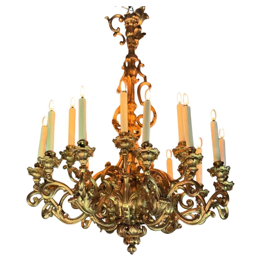 Lustre en bois sculpté et doré, 18 Lights, Italie Vers 1880