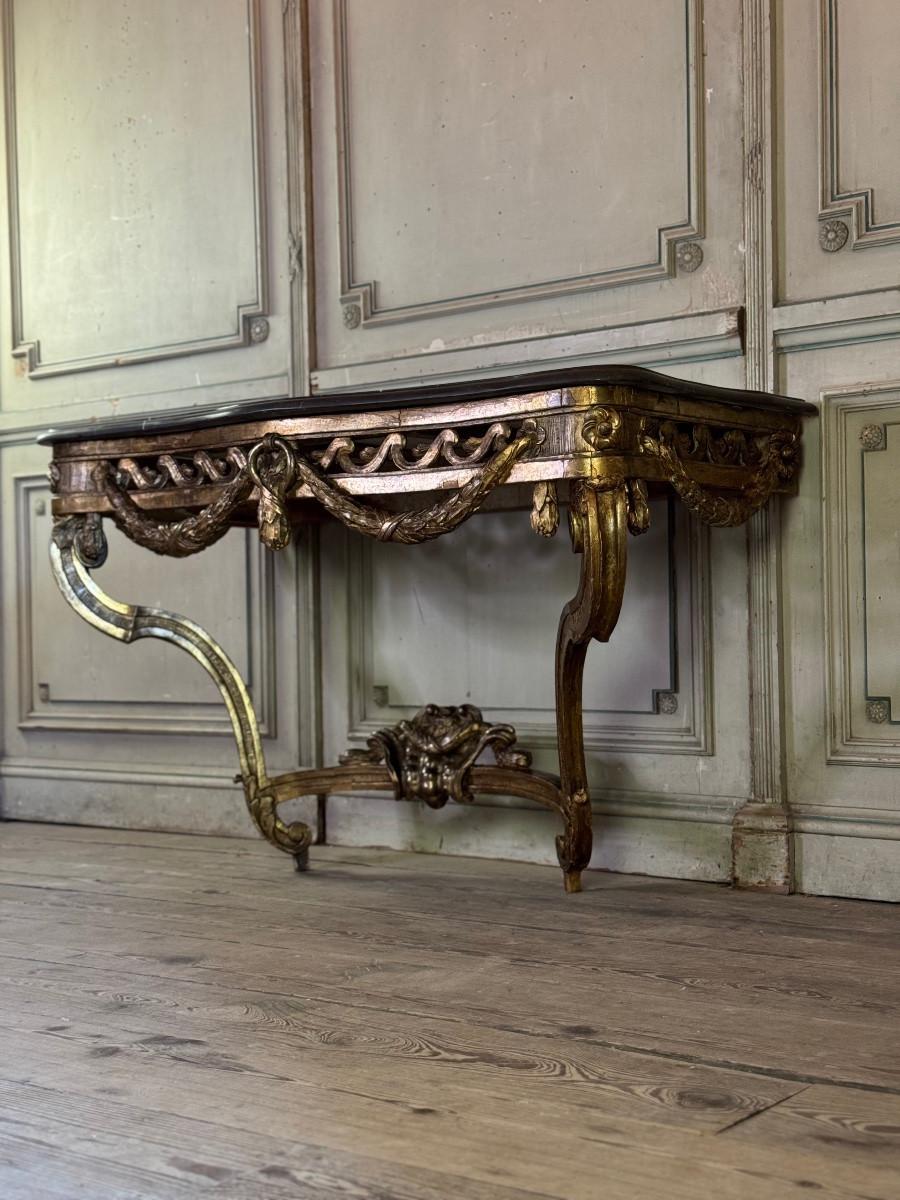 Geschnitzter und vergoldeter Konsolentisch aus Holz, Frankreich, 18. (Louis XV.) im Angebot