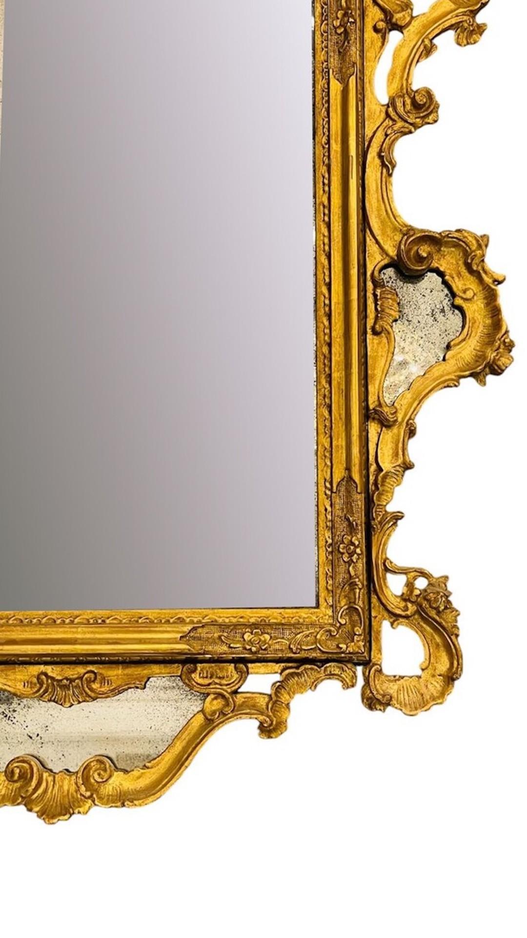 XVII secolo Specchio in legno intagliato e dorato - Luigi XV in vendita