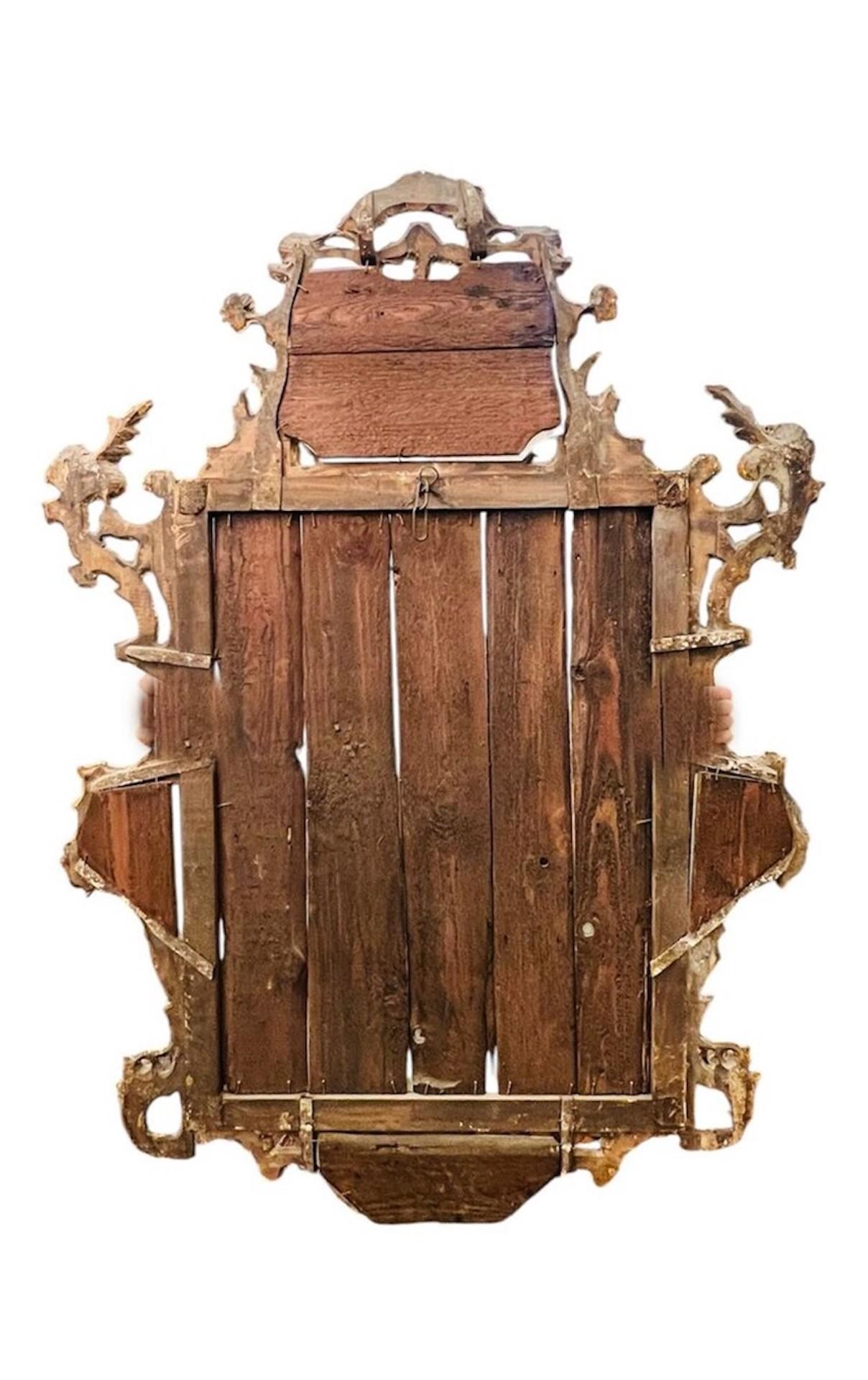 Specchio in legno intagliato e dorato - Luigi XV in vendita 2