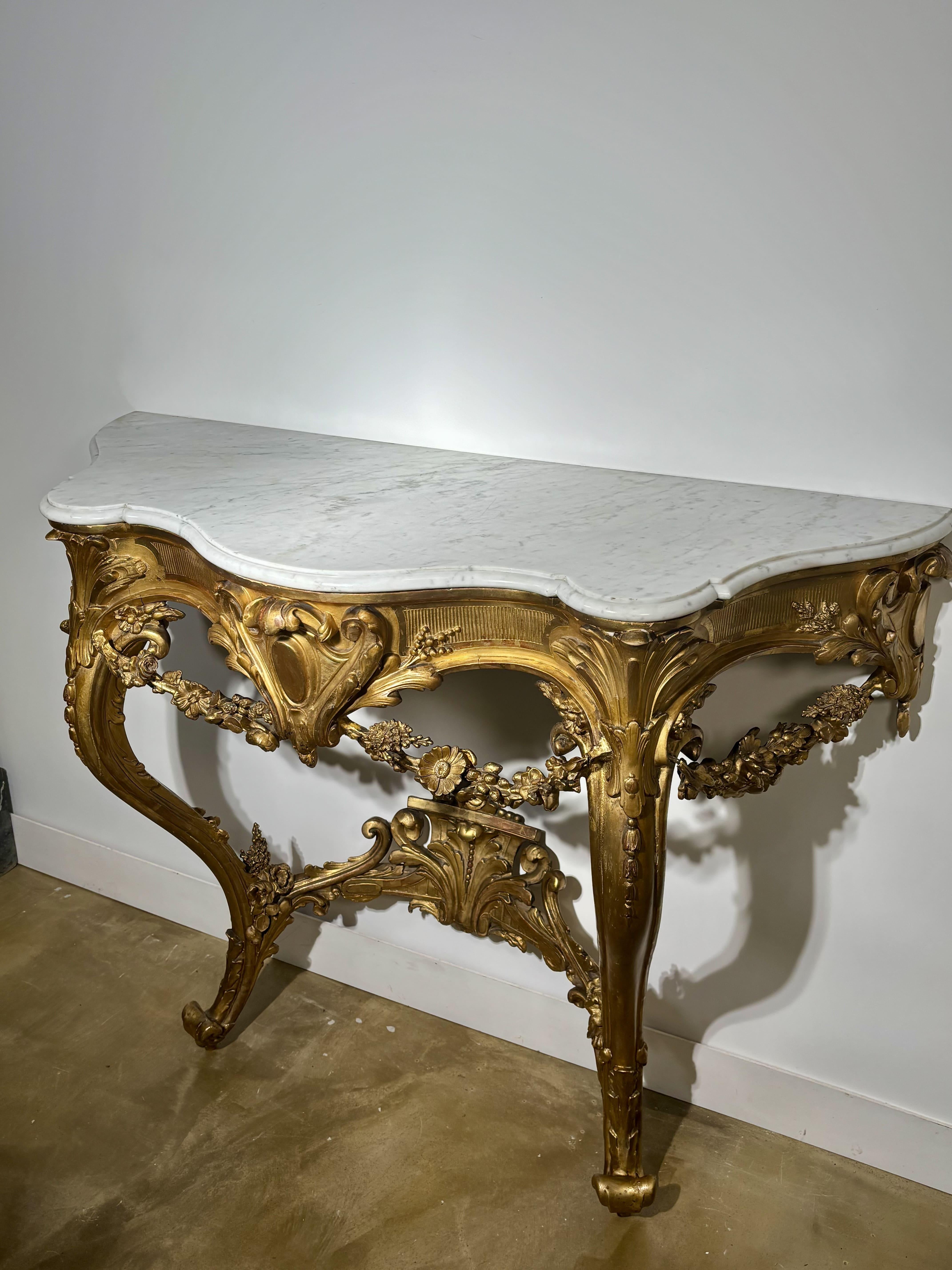 Console murale en bois sculpté et doré avec plateau en marbre blanc - 19e siècle en vente 4