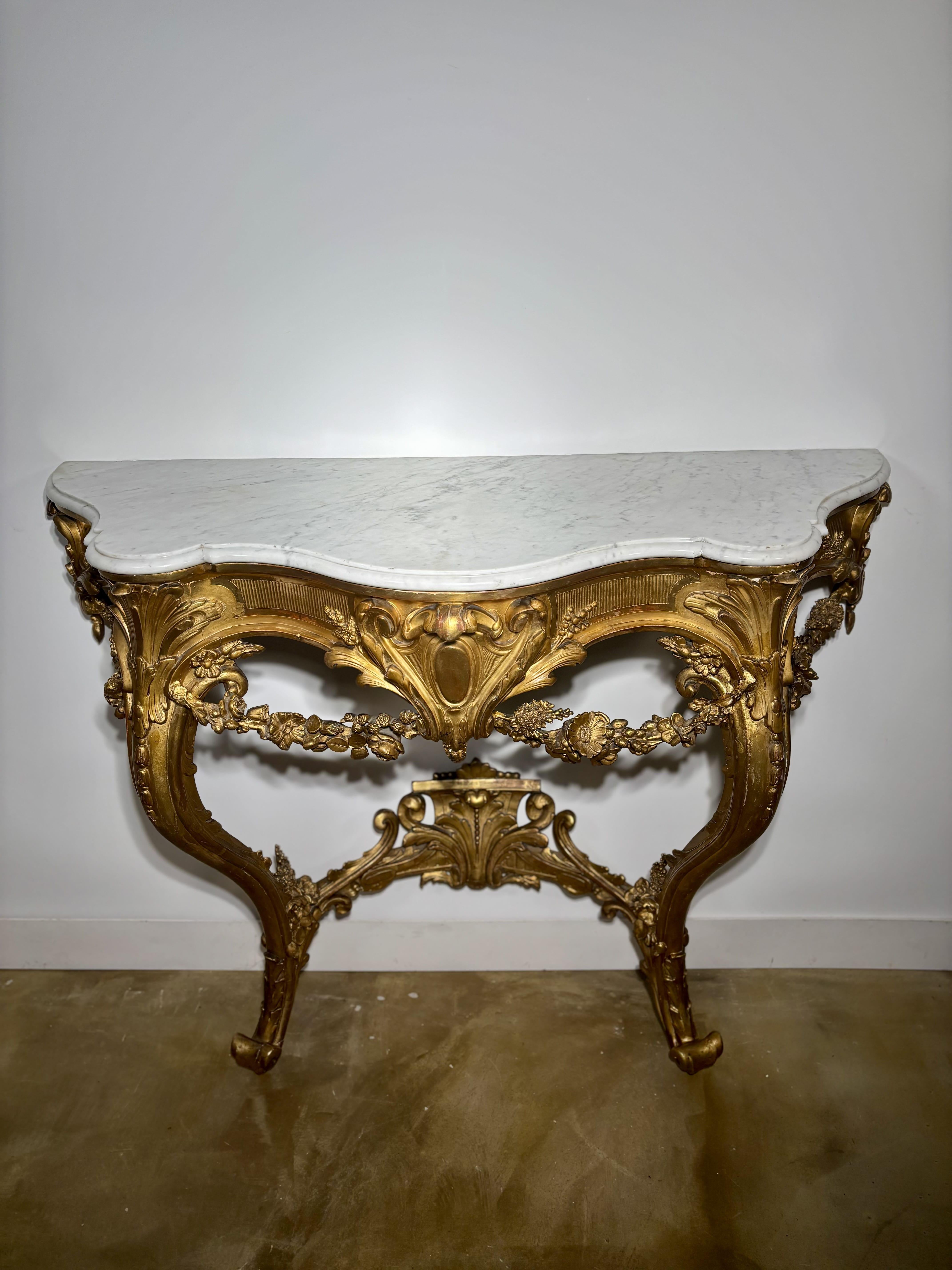 Console murale en bois sculpté et doré avec plateau en marbre blanc - 19e siècle en vente 5