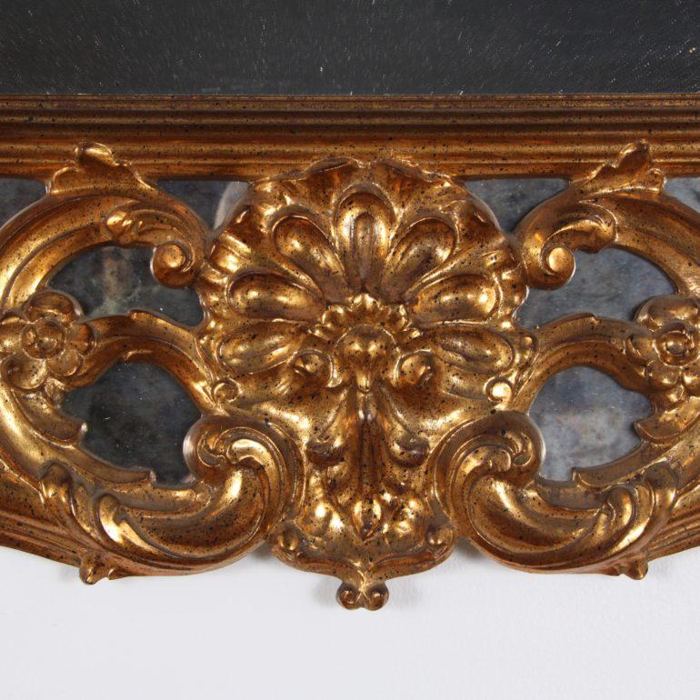 20th Century Carved and Gilt Italian Mirror