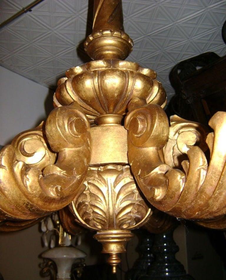 Early 20th Century Carved and Gilt Wood Chandelier For Sale