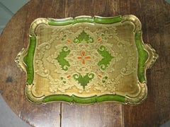 Geschnitztes, gold- und grünbemaltes italienisches Sideboard-Tablett