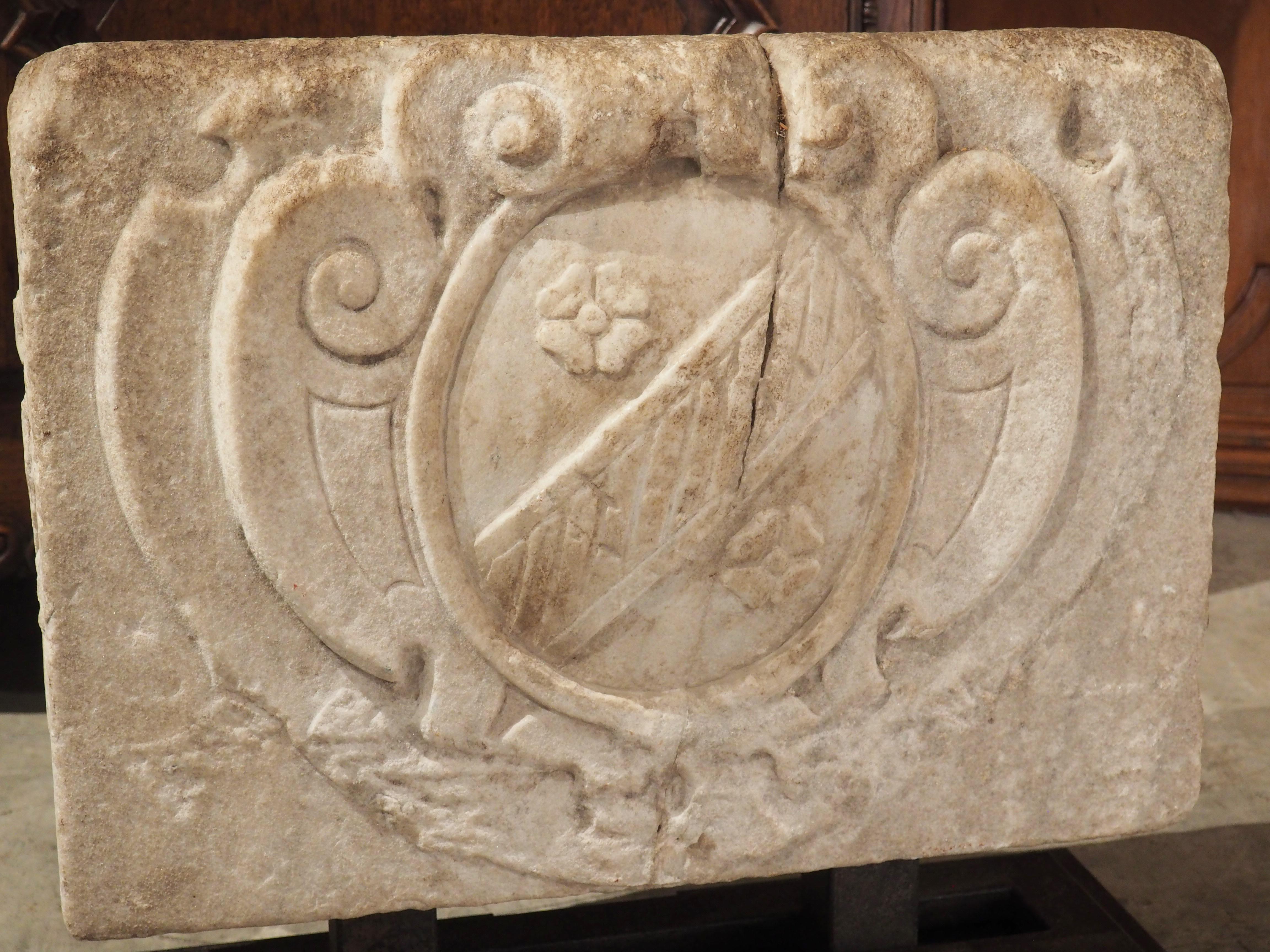 Italian Carved and Mounted Marble Stemma Cartouche from Tuscany, Italy, 16th Century For Sale