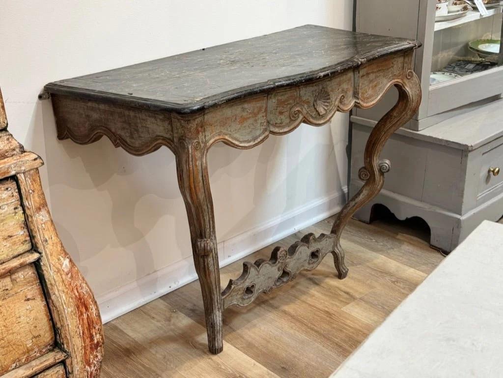 Carved and painted French or Italian Console table with faux marble top In Good Condition In Charlottesville, VA
