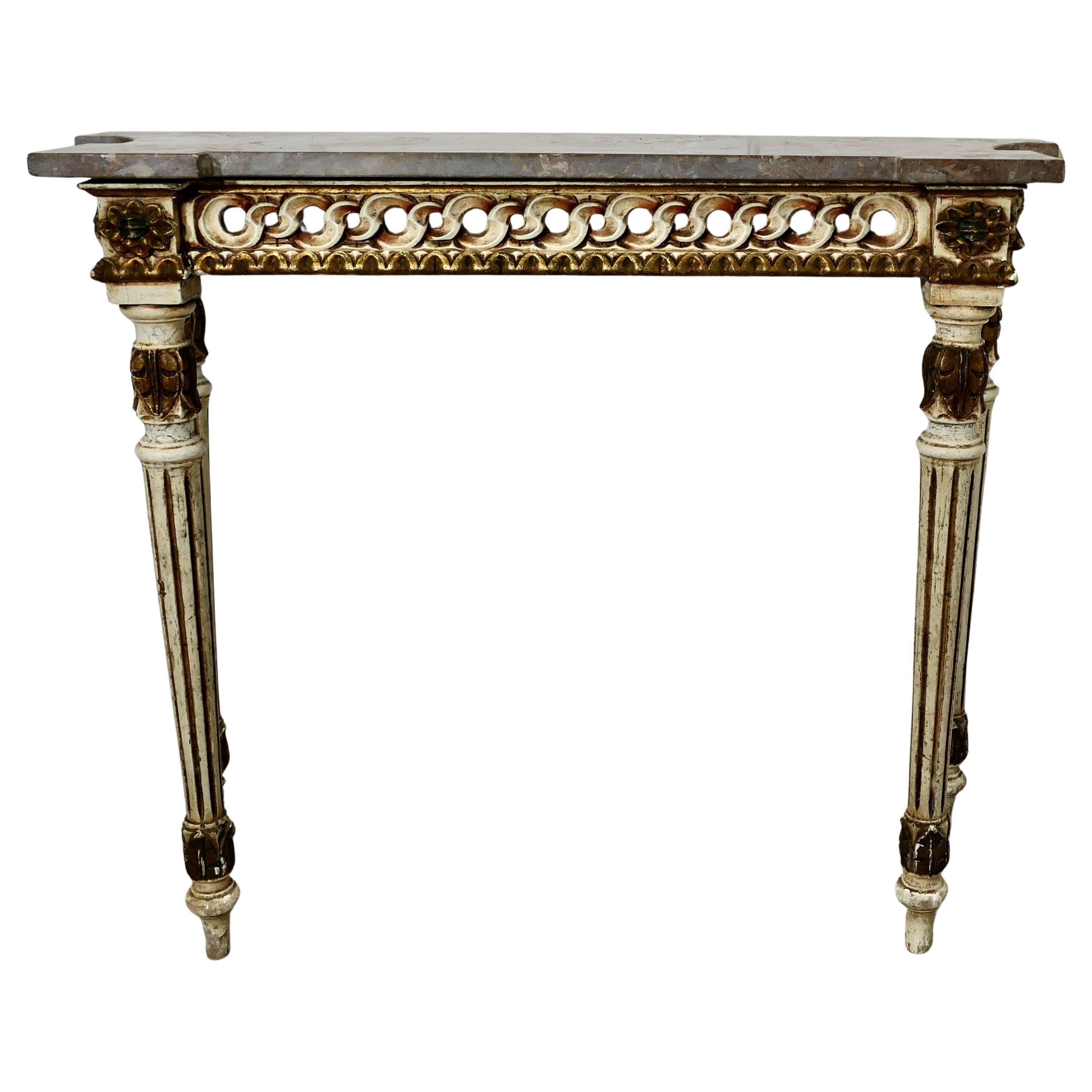 Table d'entrée ou console de style français sculptée et peinte