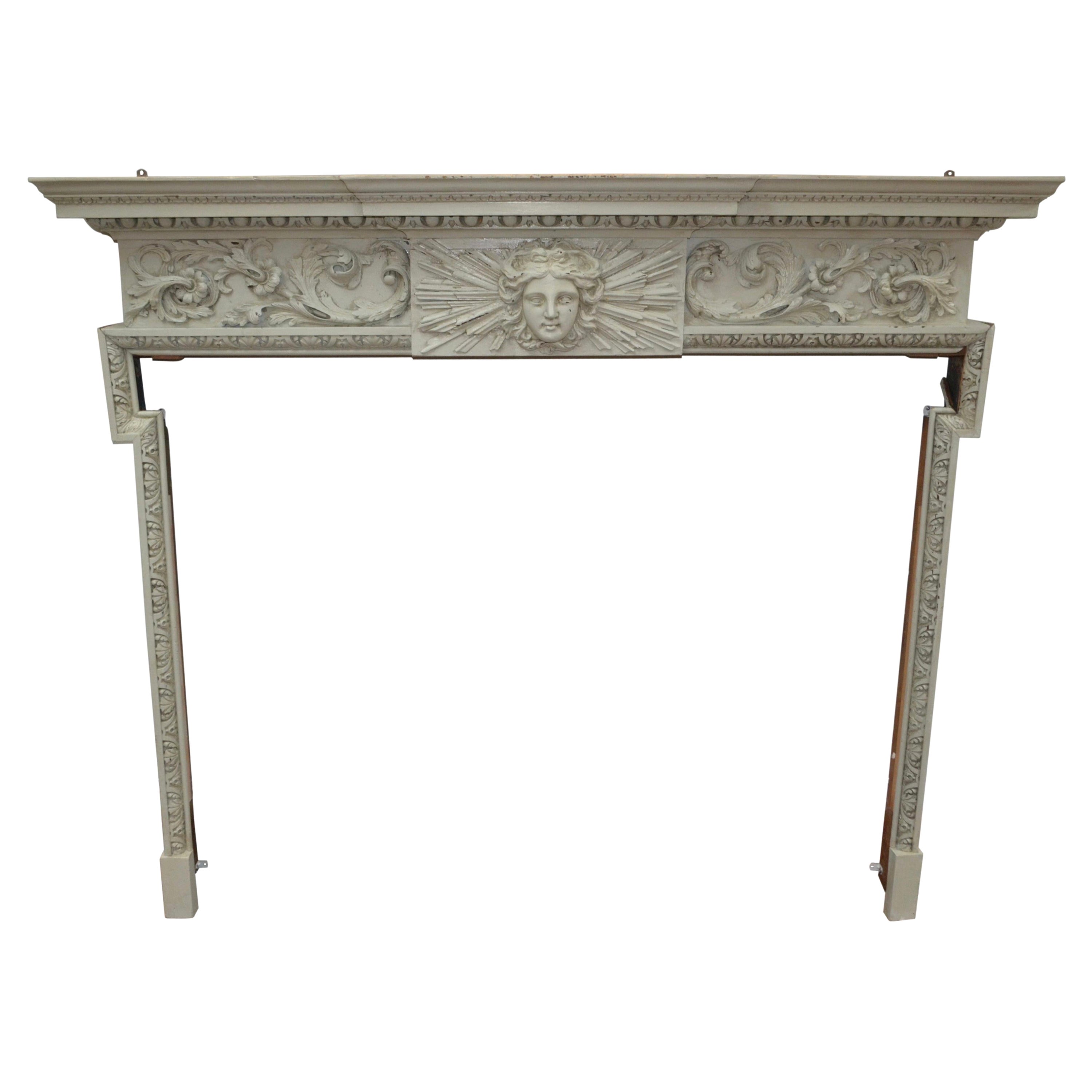 Bois de pin sculpté et peint. manteau de cheminée du 18ème siècle ou pièce de cheminée