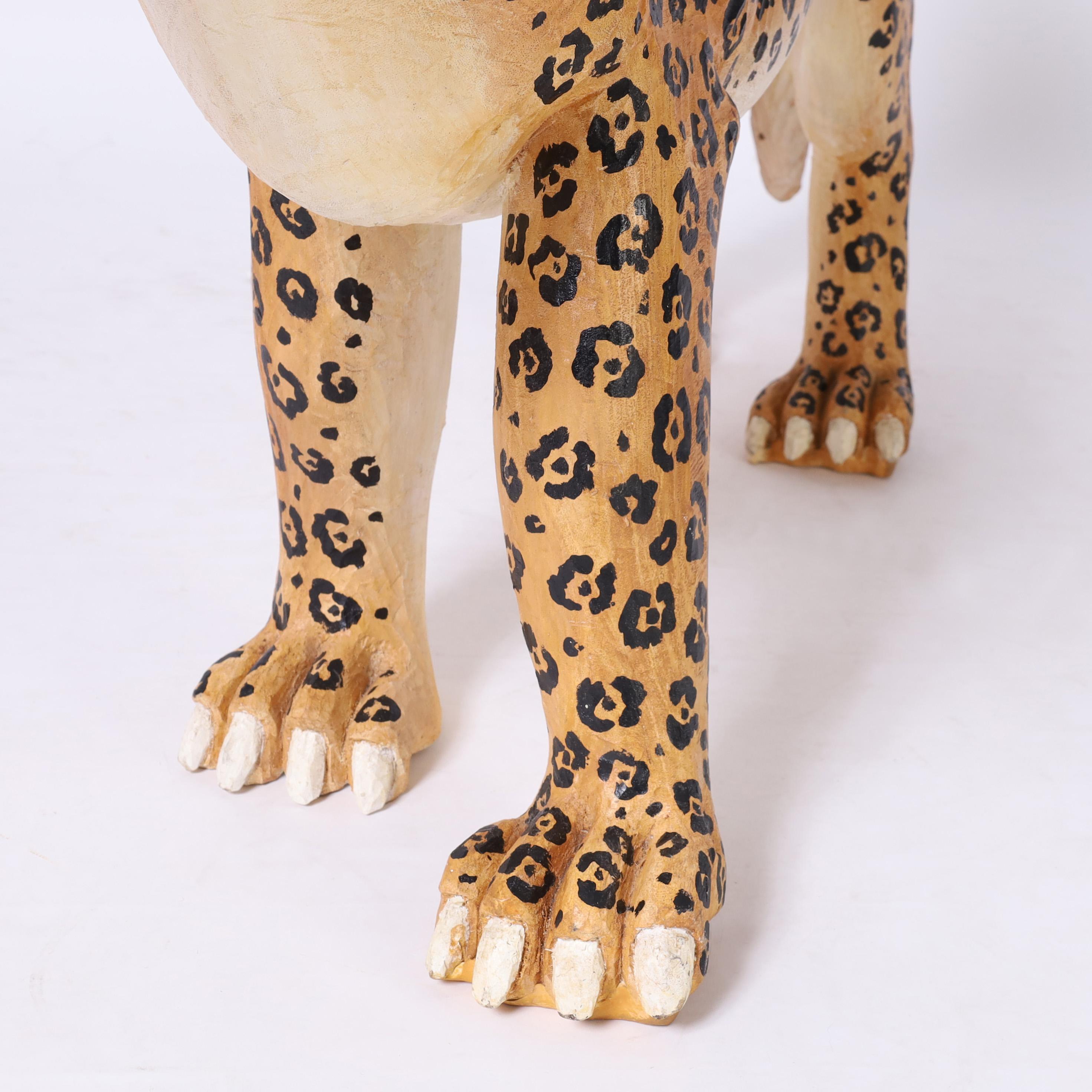 Jaguar ou grand félin en bois sculpté et peint en vente 1