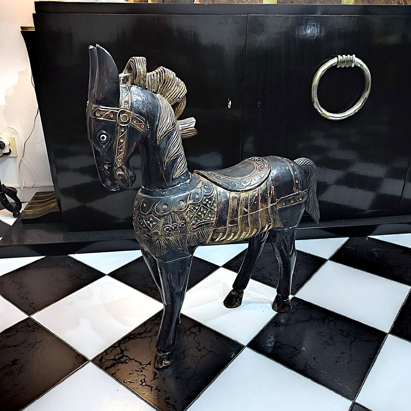 Européen Horse sculpté et peint en vente