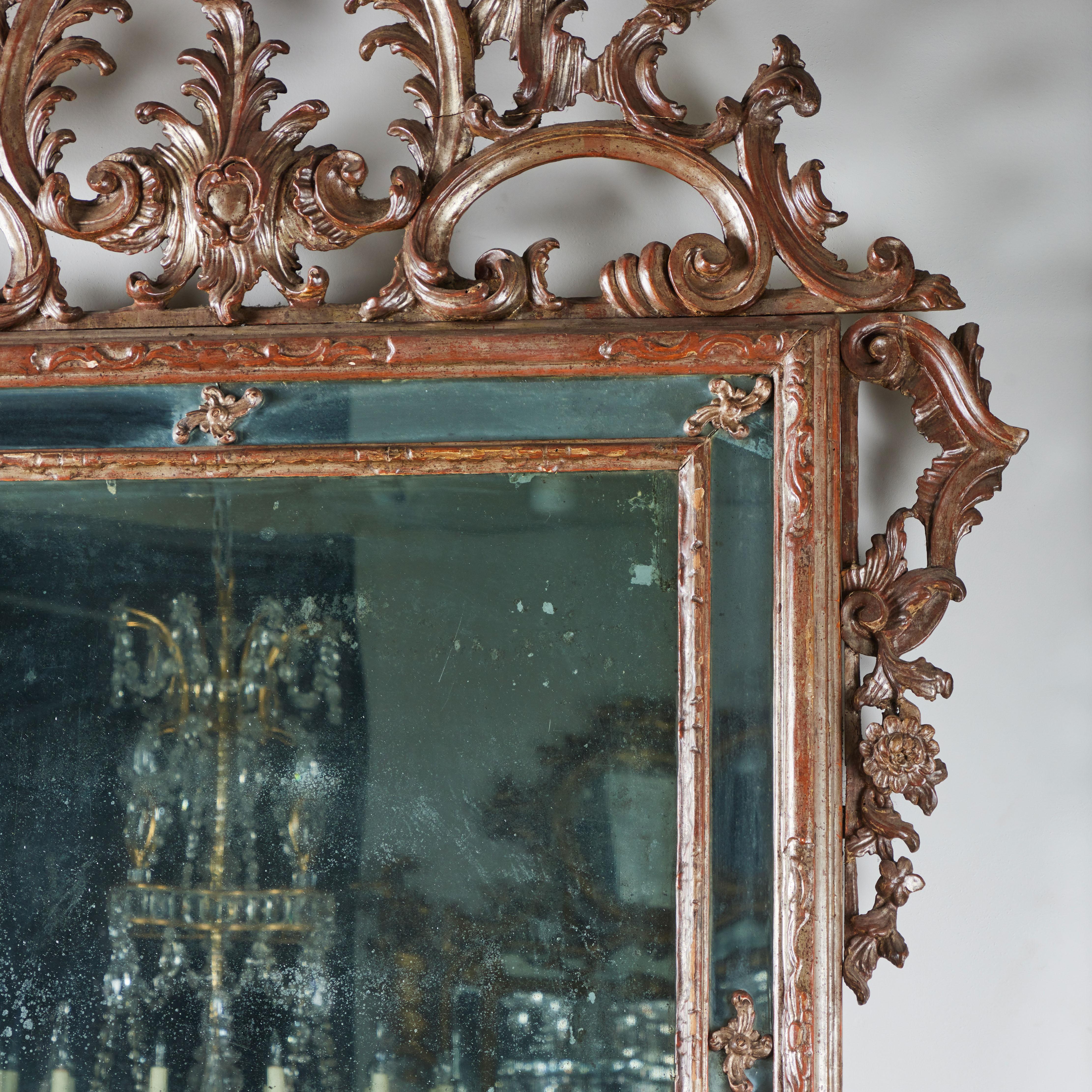 Hand-Carved Carved and Silver Gilded Venetian Mirror For Sale