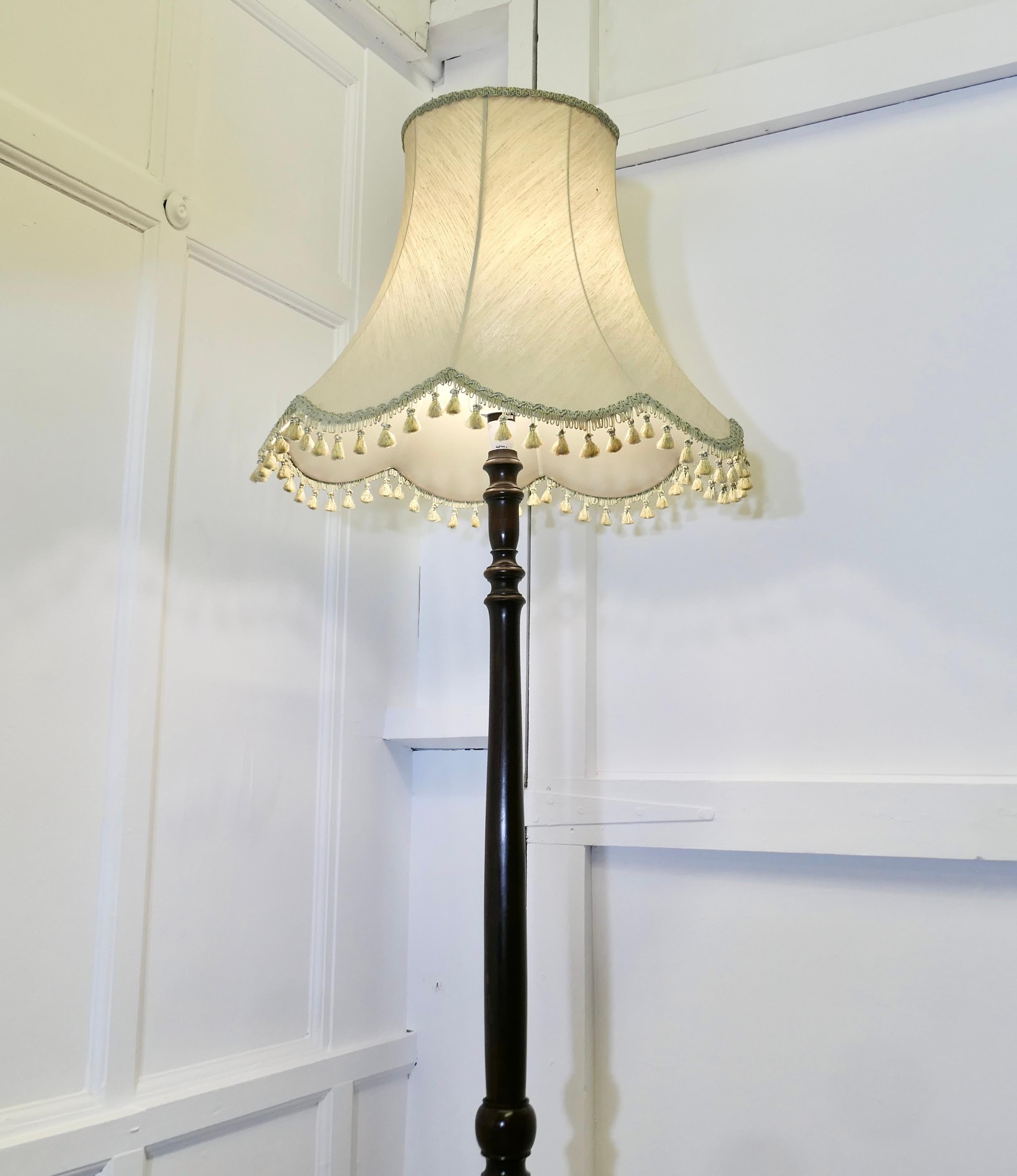 Mid-20th Century Carved and Turned Floor Lamp, Standard Lamp For Sale