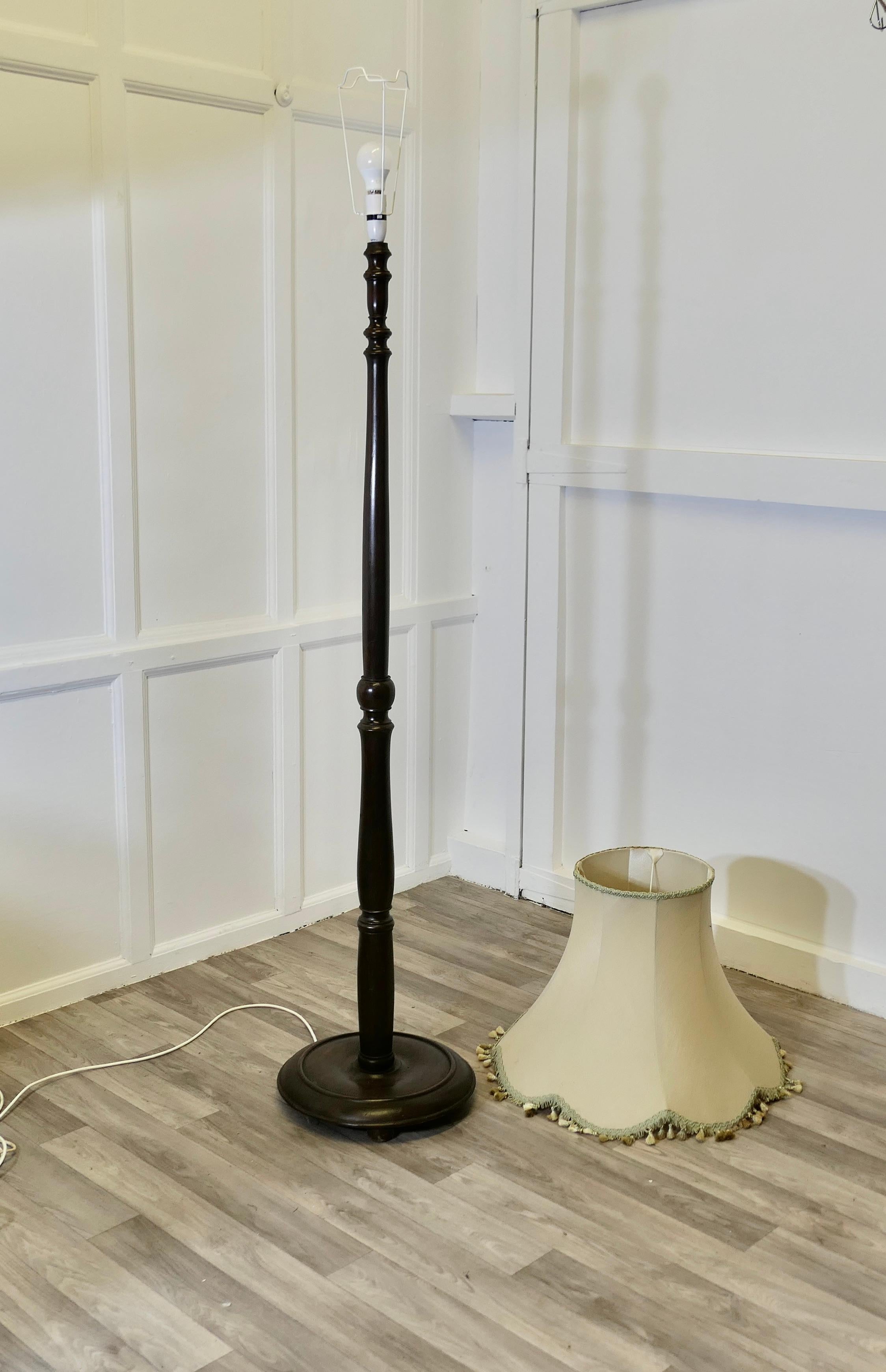 Carved and Turned Floor Lamp, Standard Lamp For Sale 1