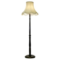 Geschnitzte und gedrechselte Stehlampe, Stehlampe