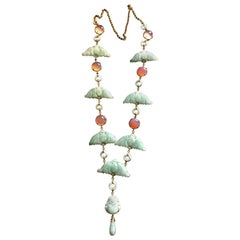 Long collier d'antiquités sculpté en or 18 carats, jade et quartz rose