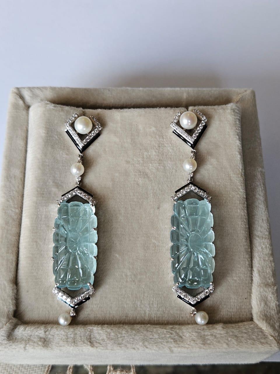 Carved Aquamarine, Freshwater Pearls, Black Enamel & Diamonds Chandelier Earring For Sale 2