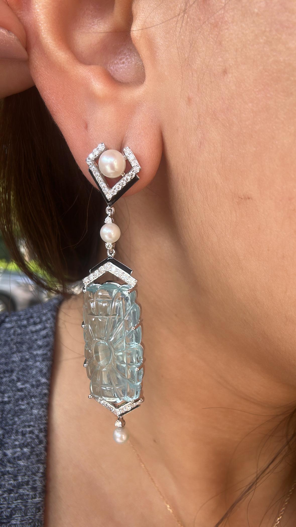 Carved Aquamarine, Freshwater Pearls, Black Enamel & Diamonds Chandelier Earring For Sale 3