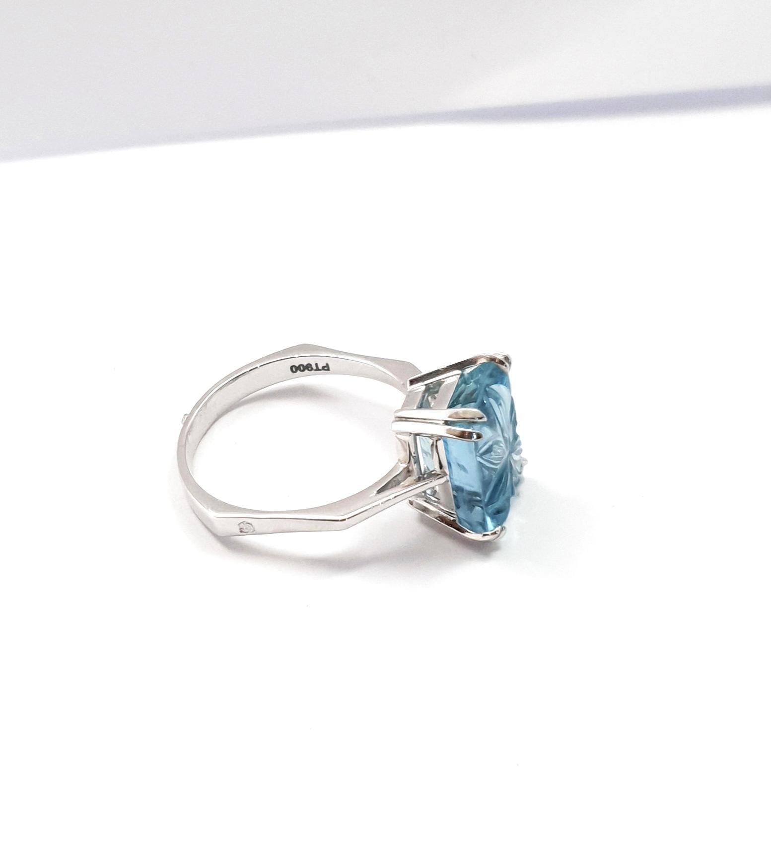 Carved Aquamarine Ring set in Platinum 900 Settings For Sale 4