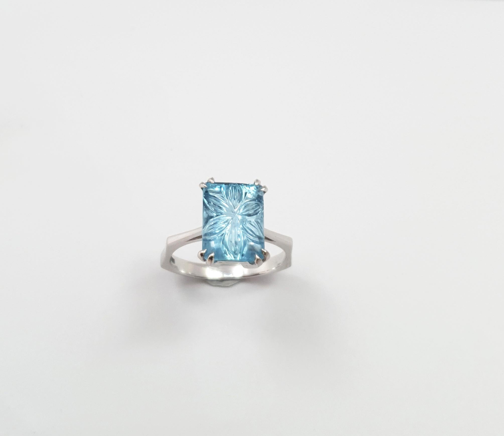 Carved Aquamarine Ring set in Platinum 900 Settings For Sale 8