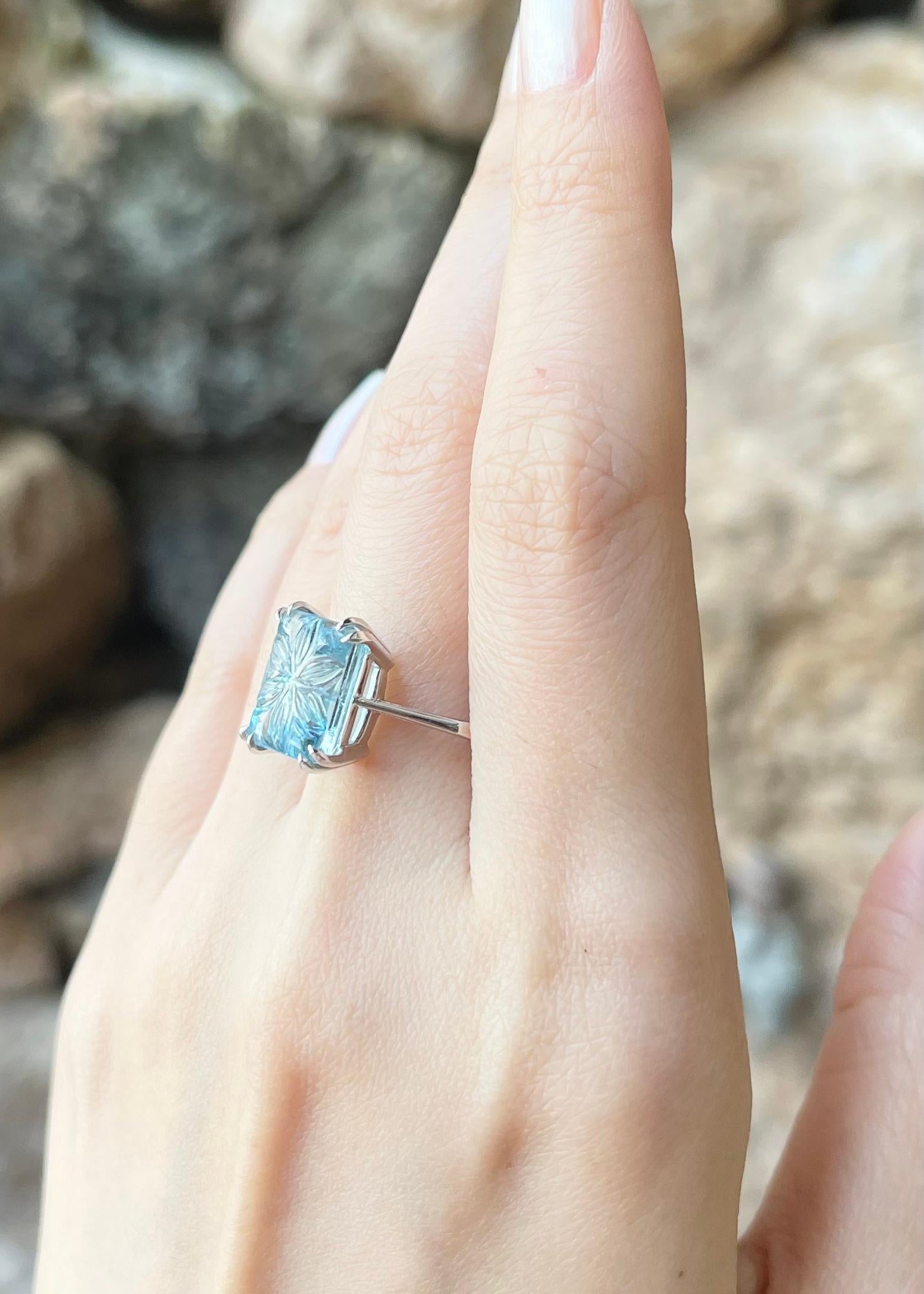 Carved Aquamarine Ring set in Platinum 900 Settings In New Condition For Sale In Bangkok, TH