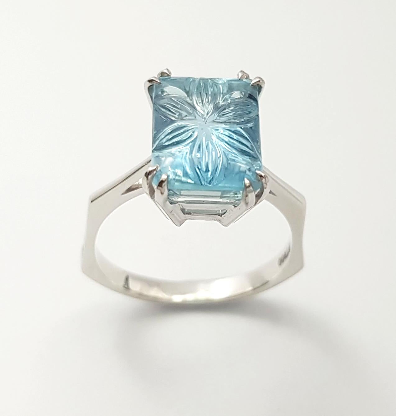 Carved Aquamarine Ring set in Platinum 900 Settings For Sale 2