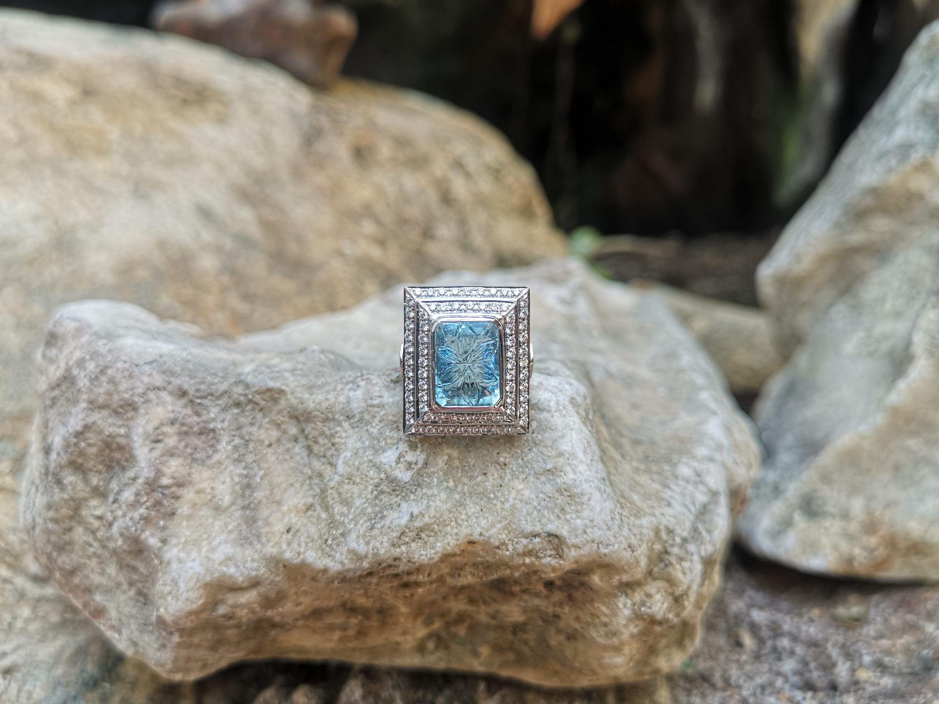Carved Aquamarine with Diamond Ring Set in 18 Karat White Gold Settings For Sale 1