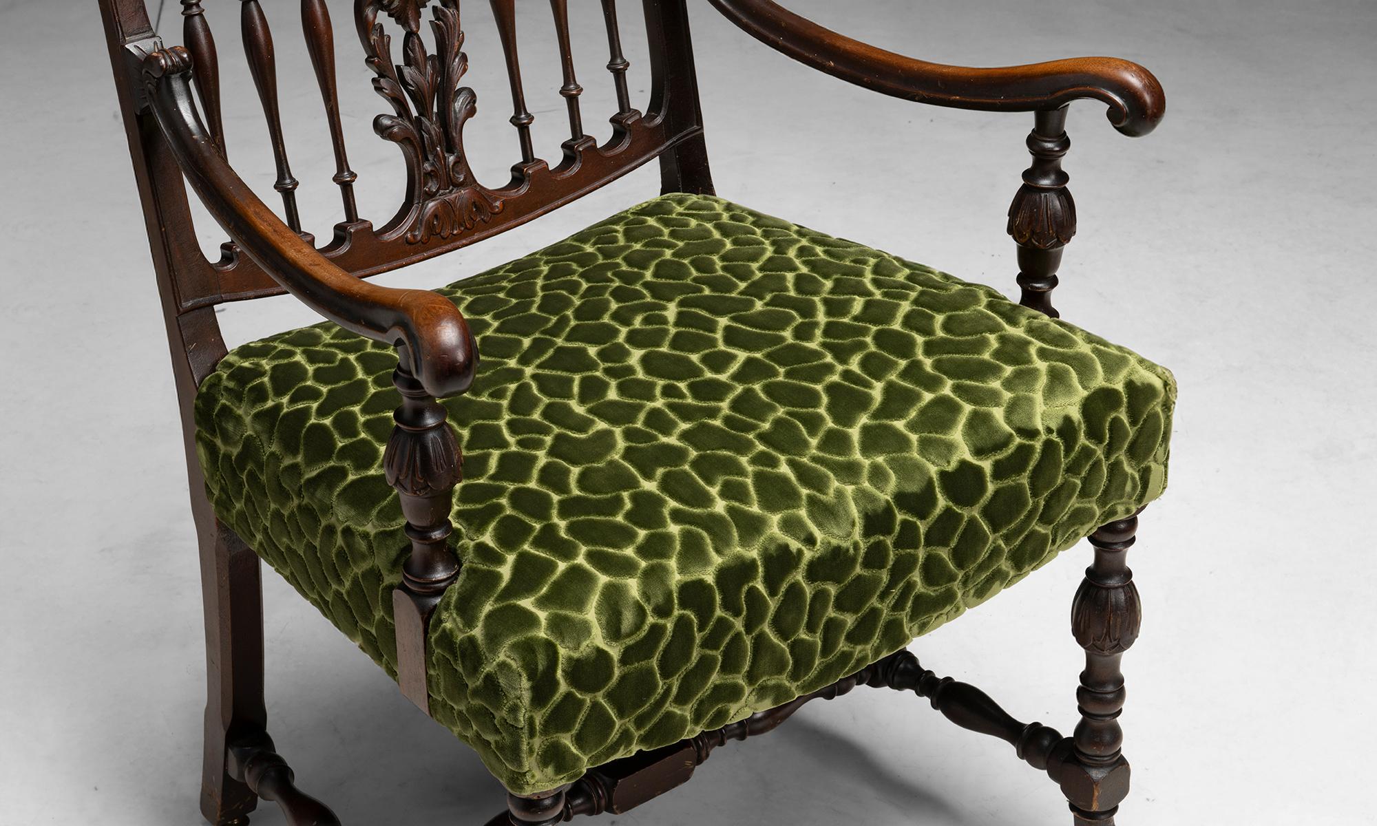 Inglese Poltrona intagliata, Inghilterra, 1890 circa in vendita