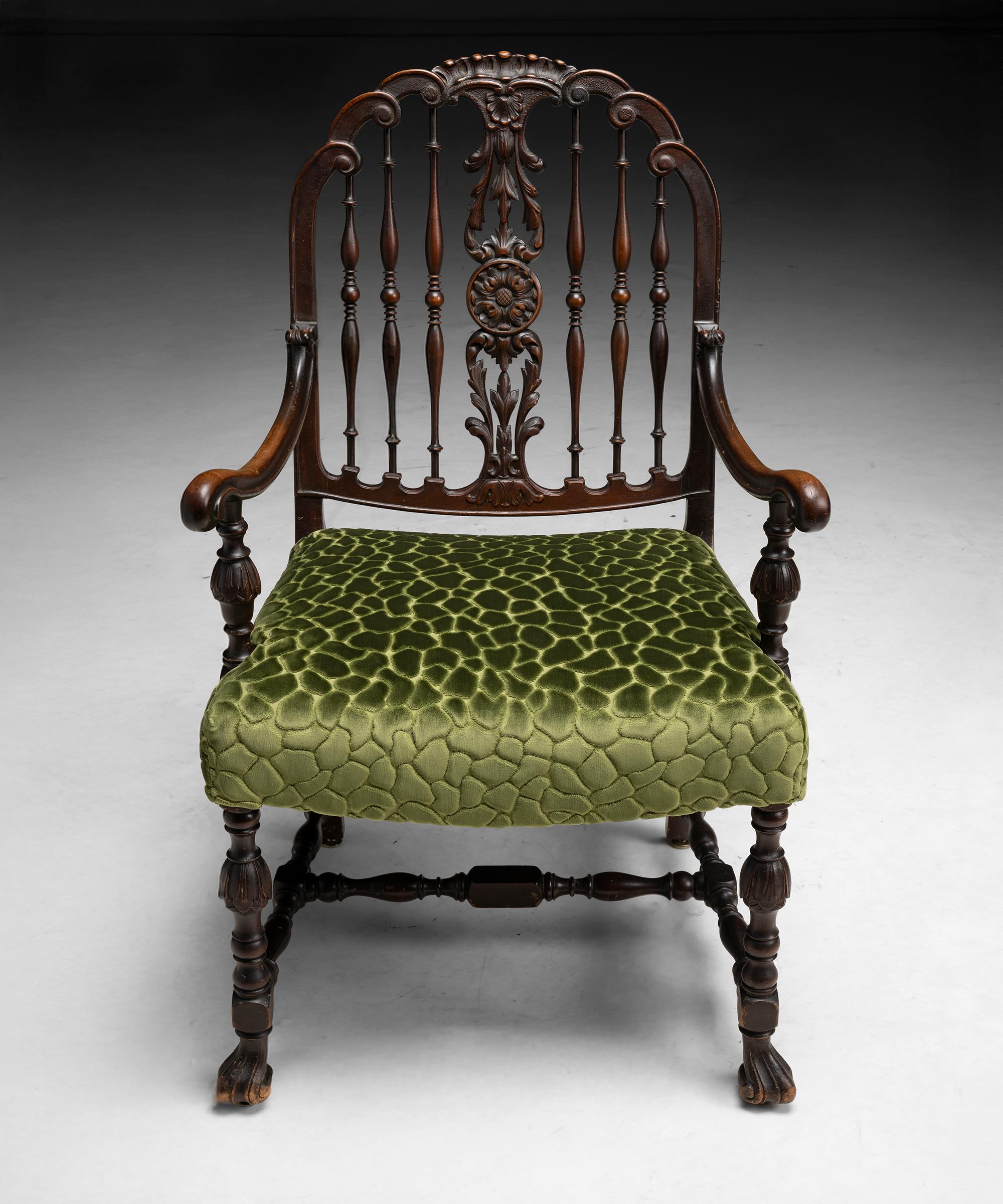 Velluto Poltrona intagliata, Inghilterra, 1890 circa in vendita