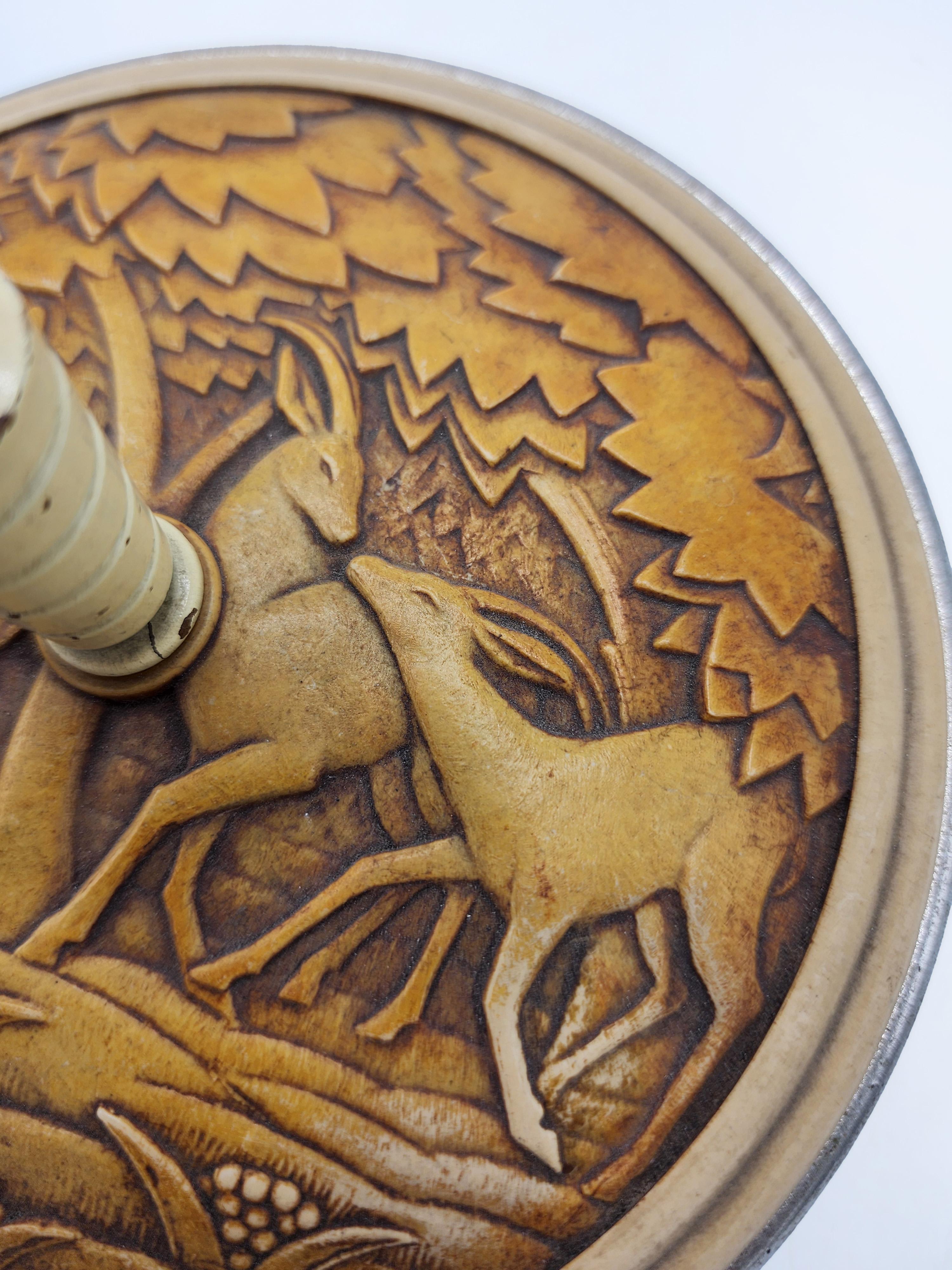 Carved Art Deco decorative box In Good Condition For Sale In Autonomous City Buenos Aires, CABA
