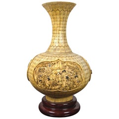 Vase en os asiatique sculpté