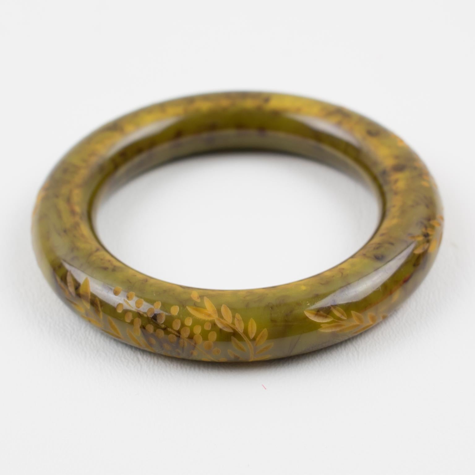 Bracelet jonc en bakélite sculptée vert asperges et noir Unisexe en vente