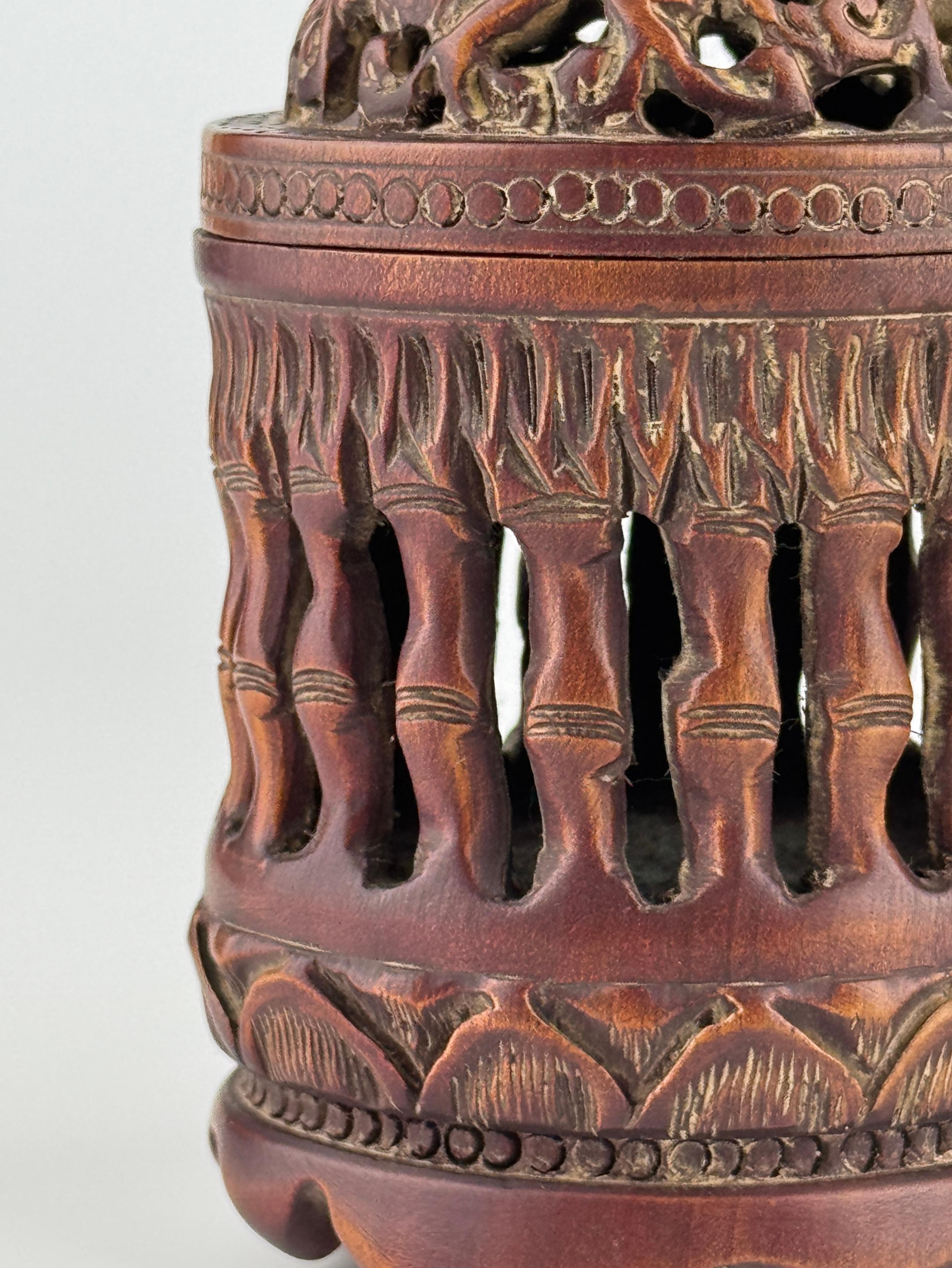 Carved Bamboo Incense Burners, Late Qing to Republic period In Good Condition For Sale In seoul, KR
