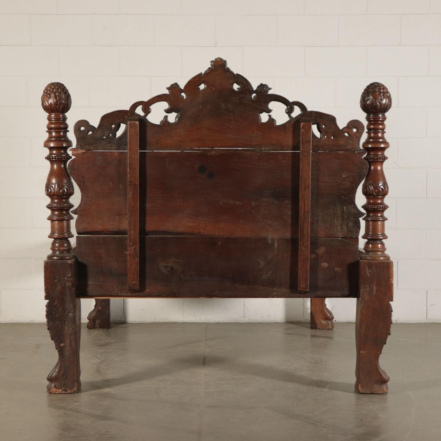 Carved Bed, Walnut Italy 17th Century 6
