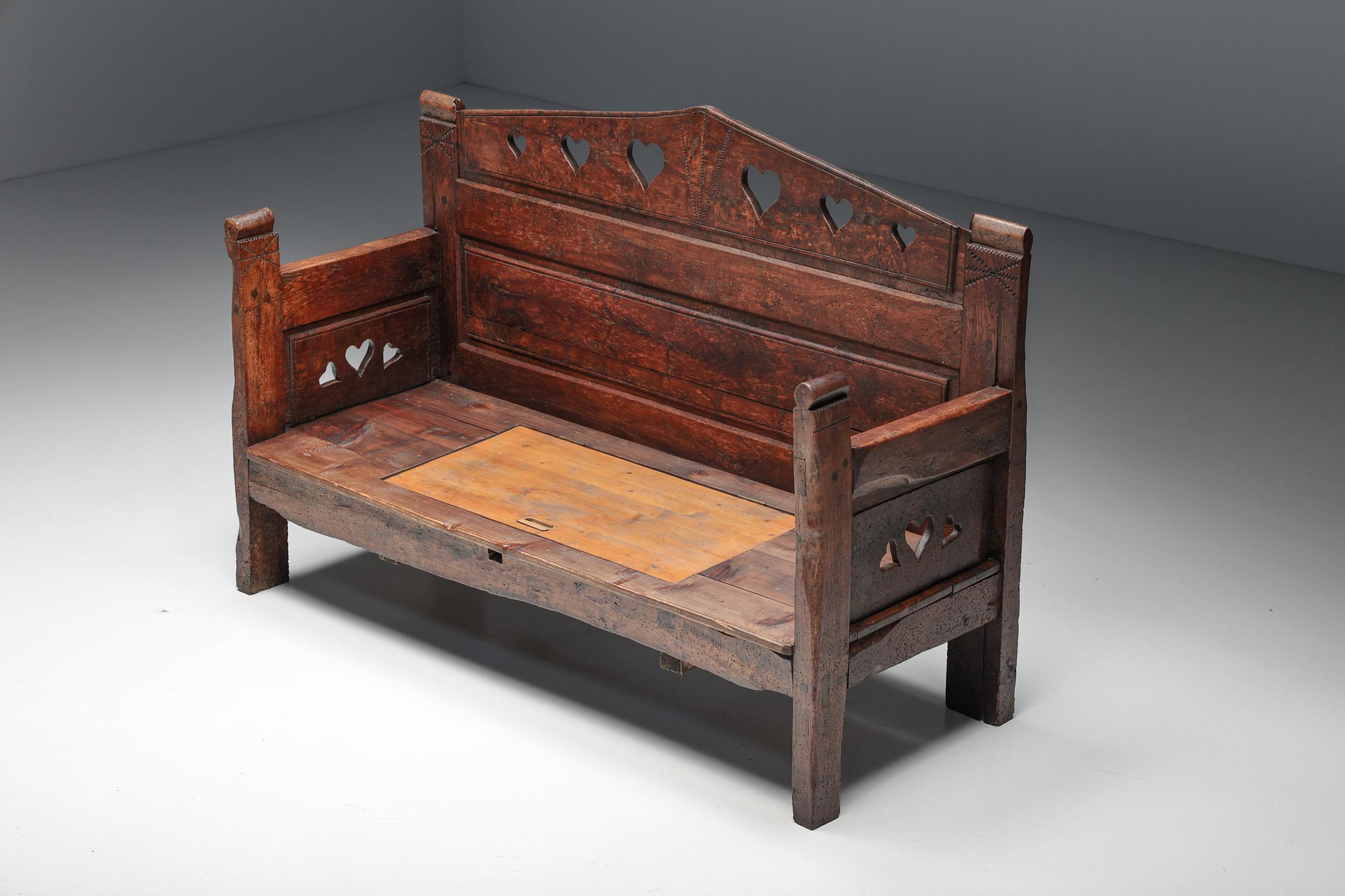 Carved Bench in Solid Wood with Storing Space, France, 19th Century In Excellent Condition For Sale In Antwerp, BE