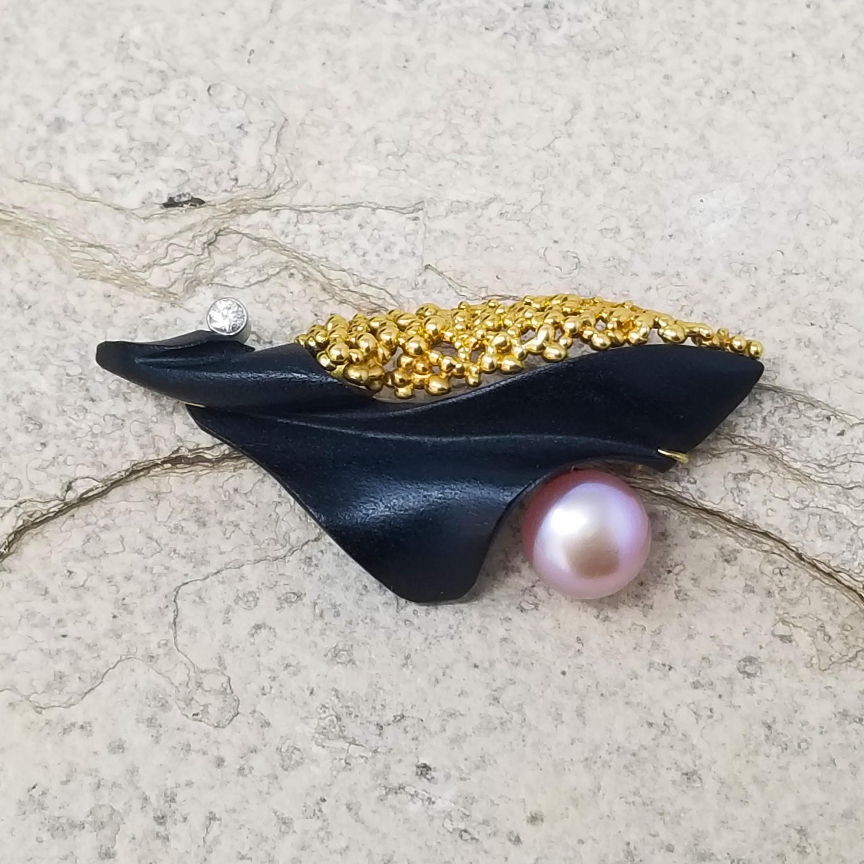 Contemporary Carved Black Chalcedony and Pearl 18 Karat Pendant and Brooch with Granulation For Sale