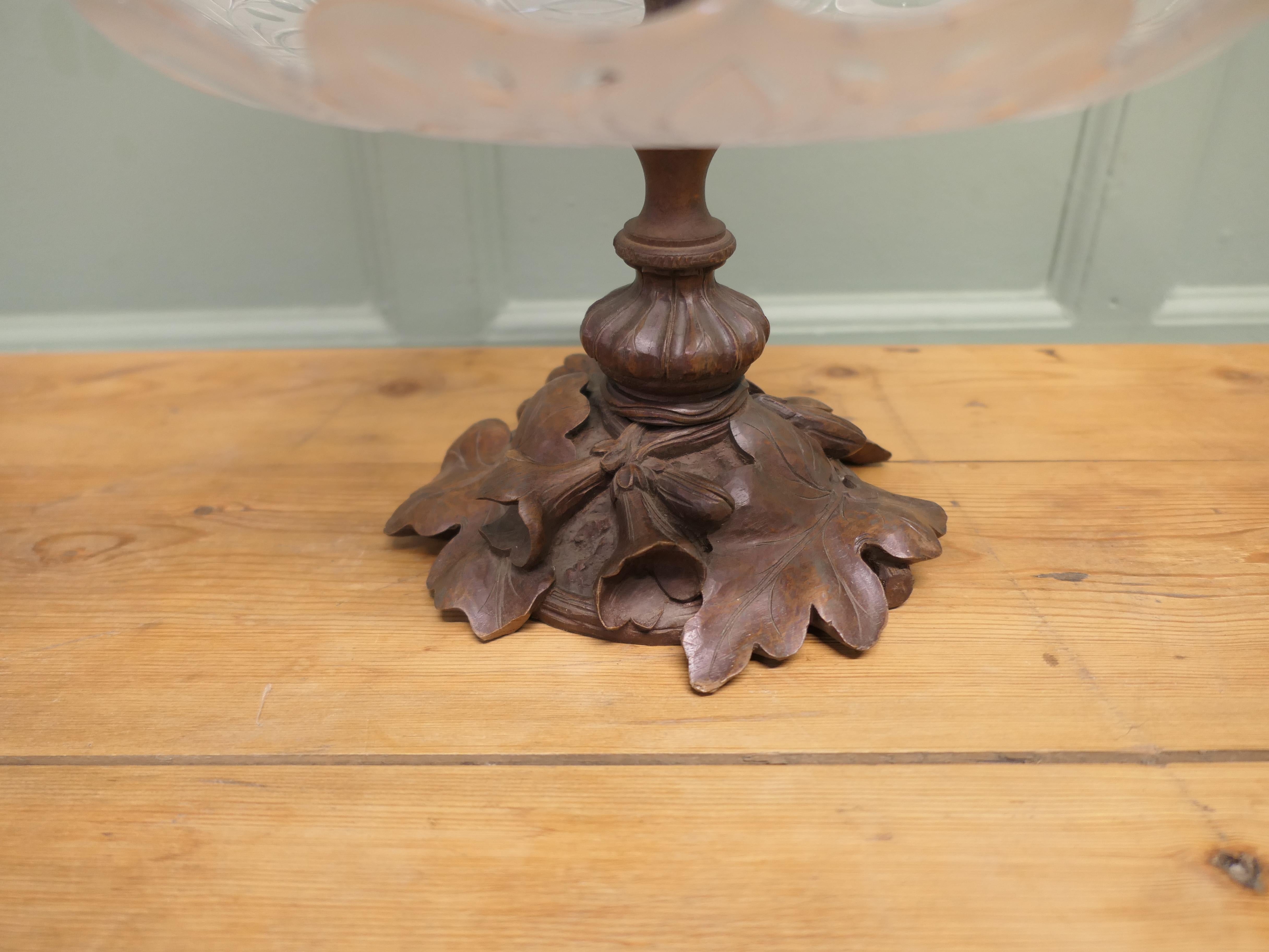 Carved Black Forest and Baccarat Crystal Epergne Centre Piece In Good Condition For Sale In Godshill, Isle of Wight